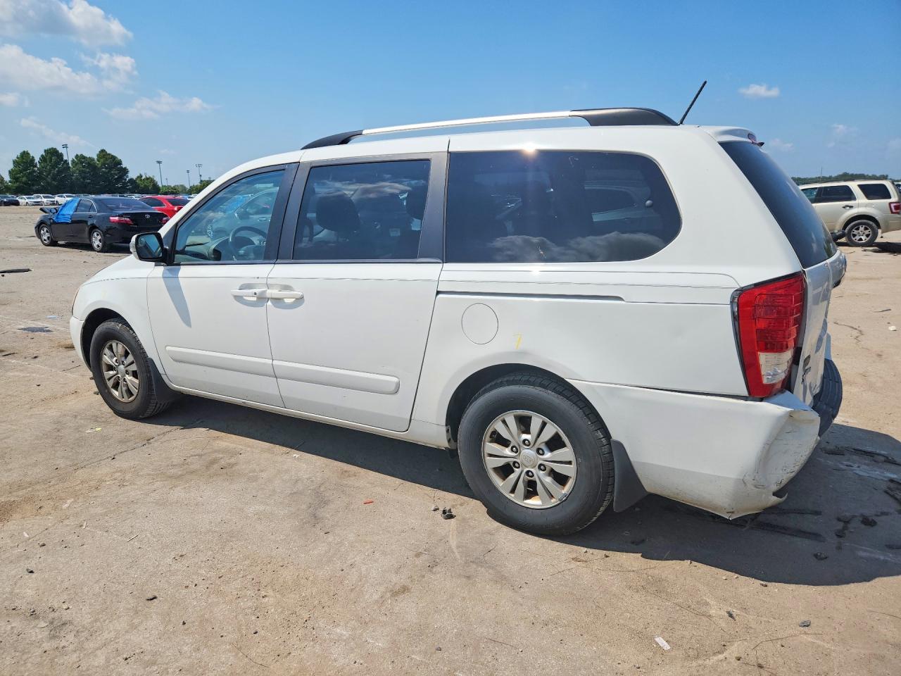 2012 Kia Sedona Lx White vin: KNDMG4C73C6443340