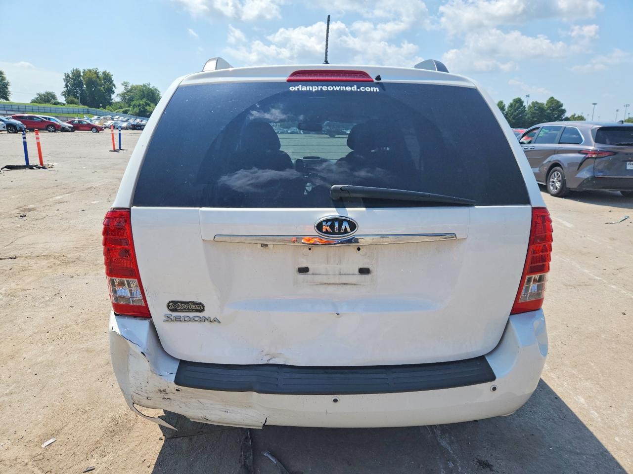 2012 Kia Sedona Lx White vin: KNDMG4C73C6443340