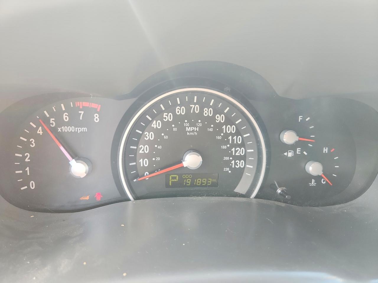 2012 Kia Sedona Lx White vin: KNDMG4C73C6443340