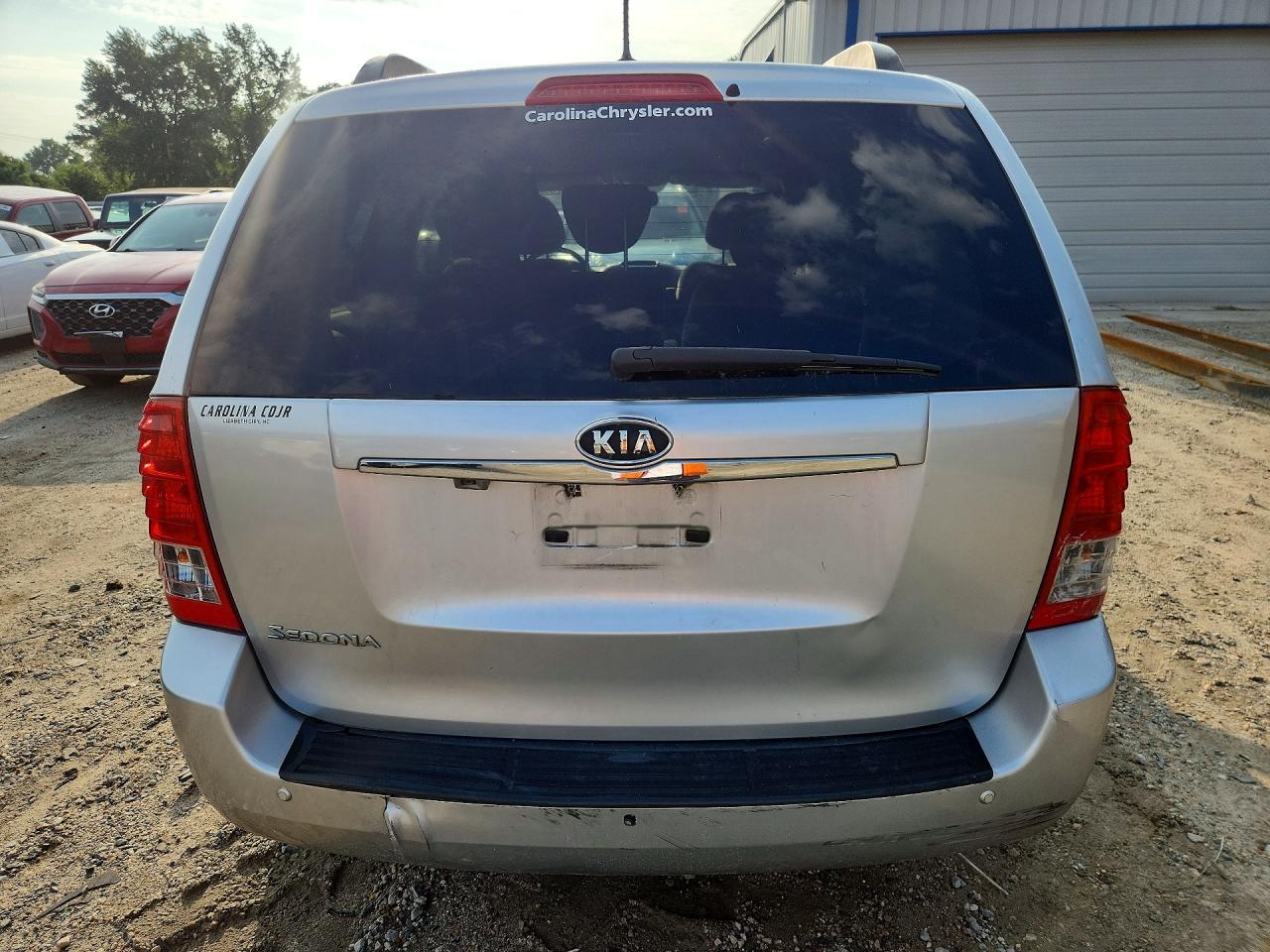 2012 Kia Sedona Lx Silver vin: KNDMG4C73C6457030