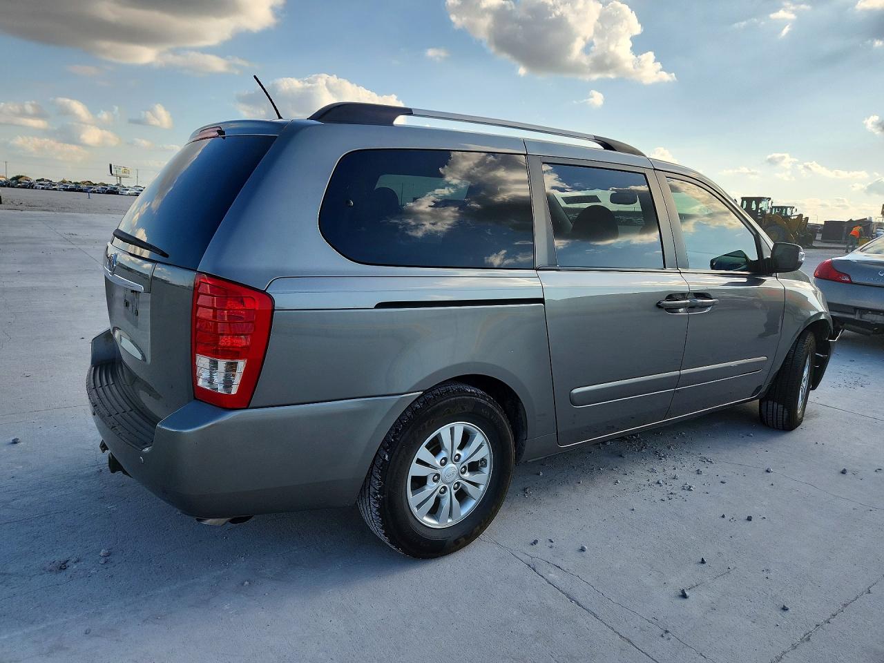 2012 Kia Sedona Lx Beige vin: KNDMG4C74C6432315
