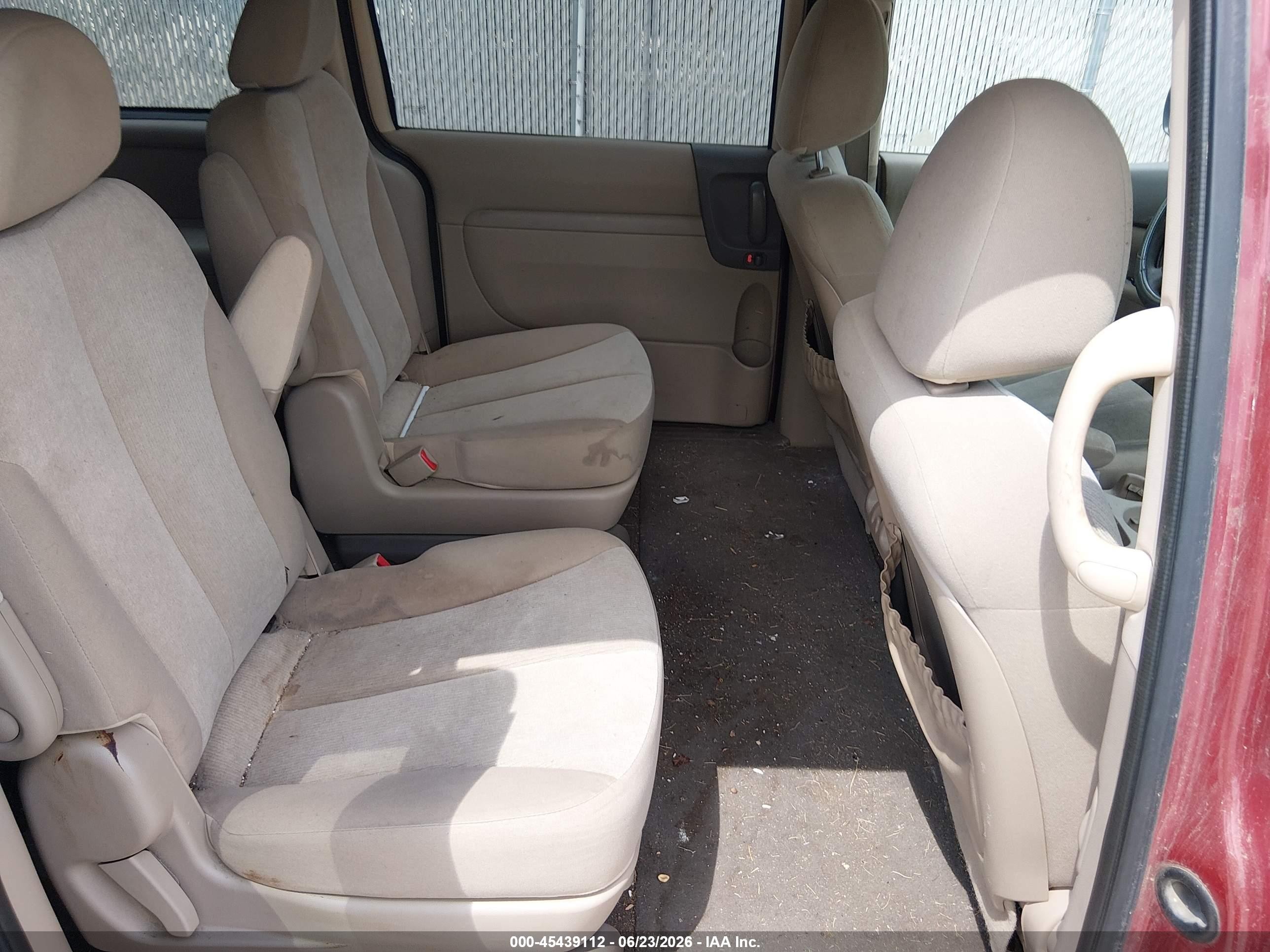 2011 Kia Sedona Lx Темно-бордовый vin: KNDMG4C75B6363374