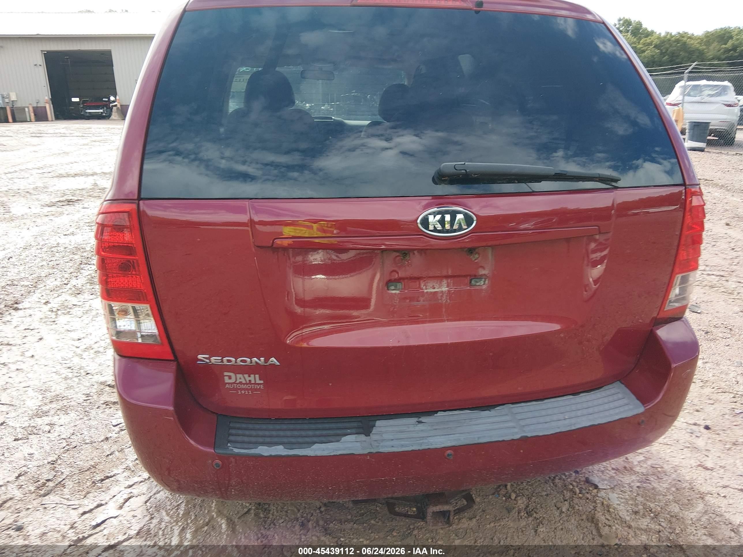 2011 Kia Sedona Lx Темно-бордовый vin: KNDMG4C75B6363374