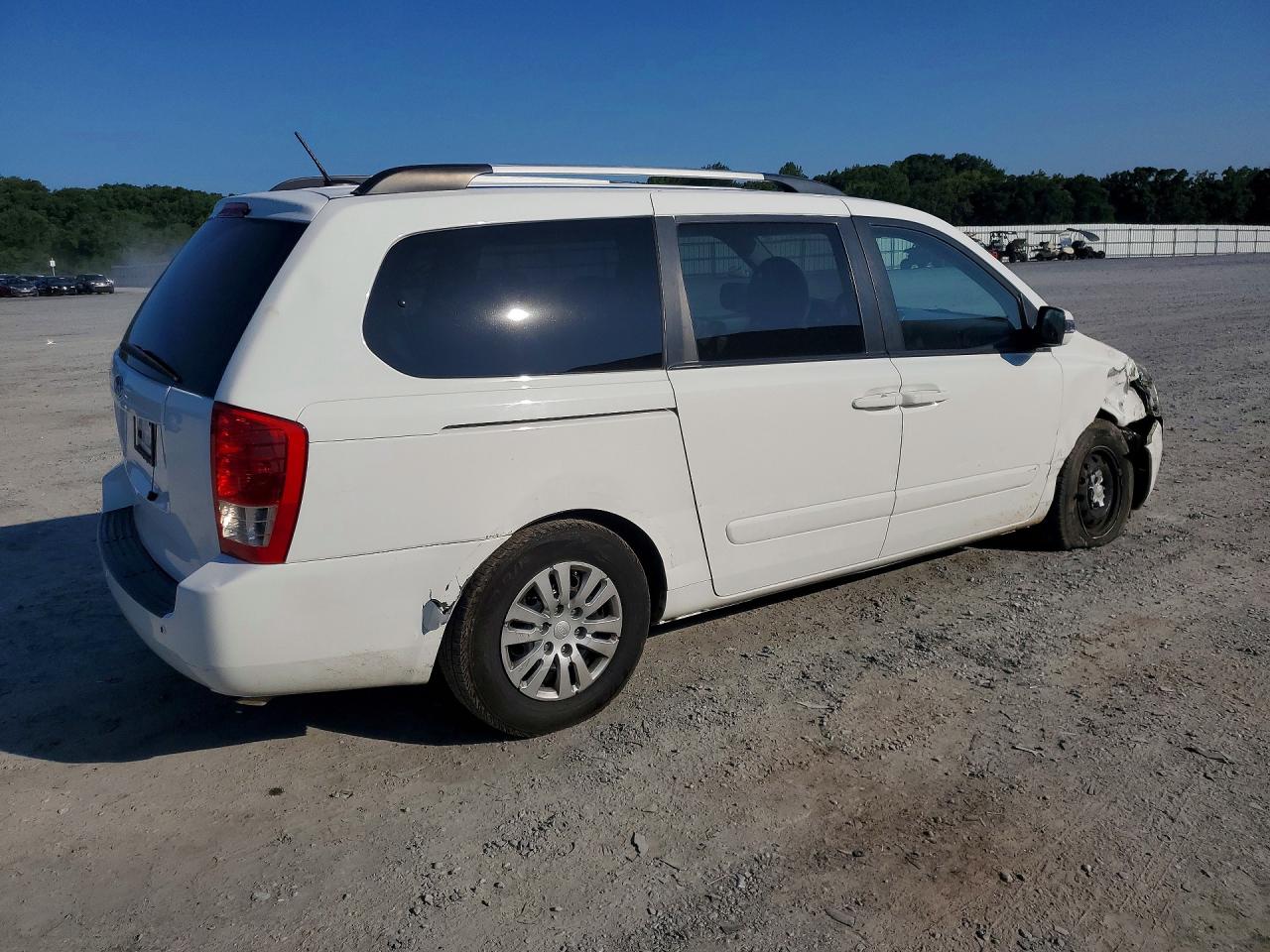 2012 Kia Sedona Lx White vin: KNDMG4C75C6440584