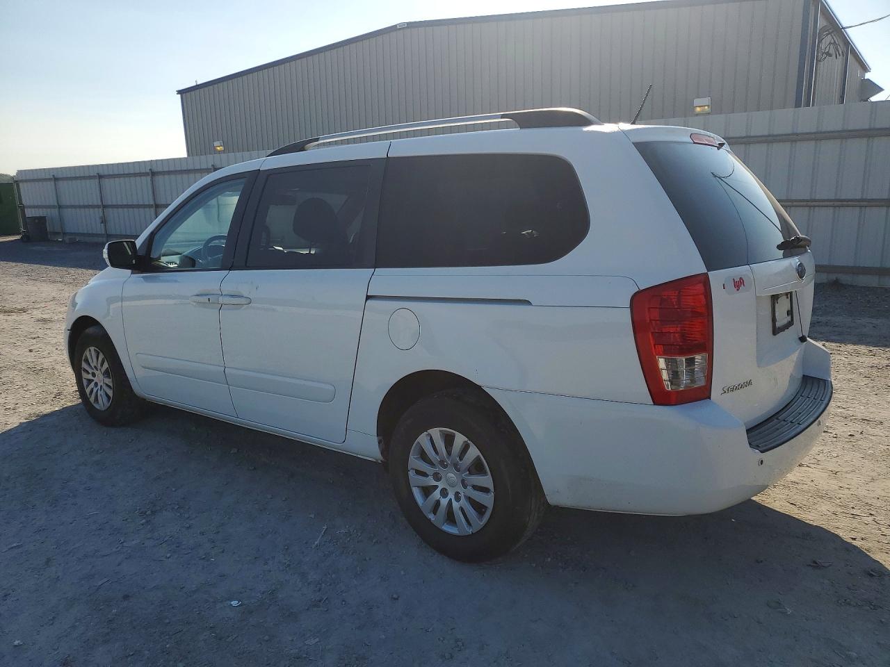 2012 Kia Sedona Lx White vin: KNDMG4C75C6440584