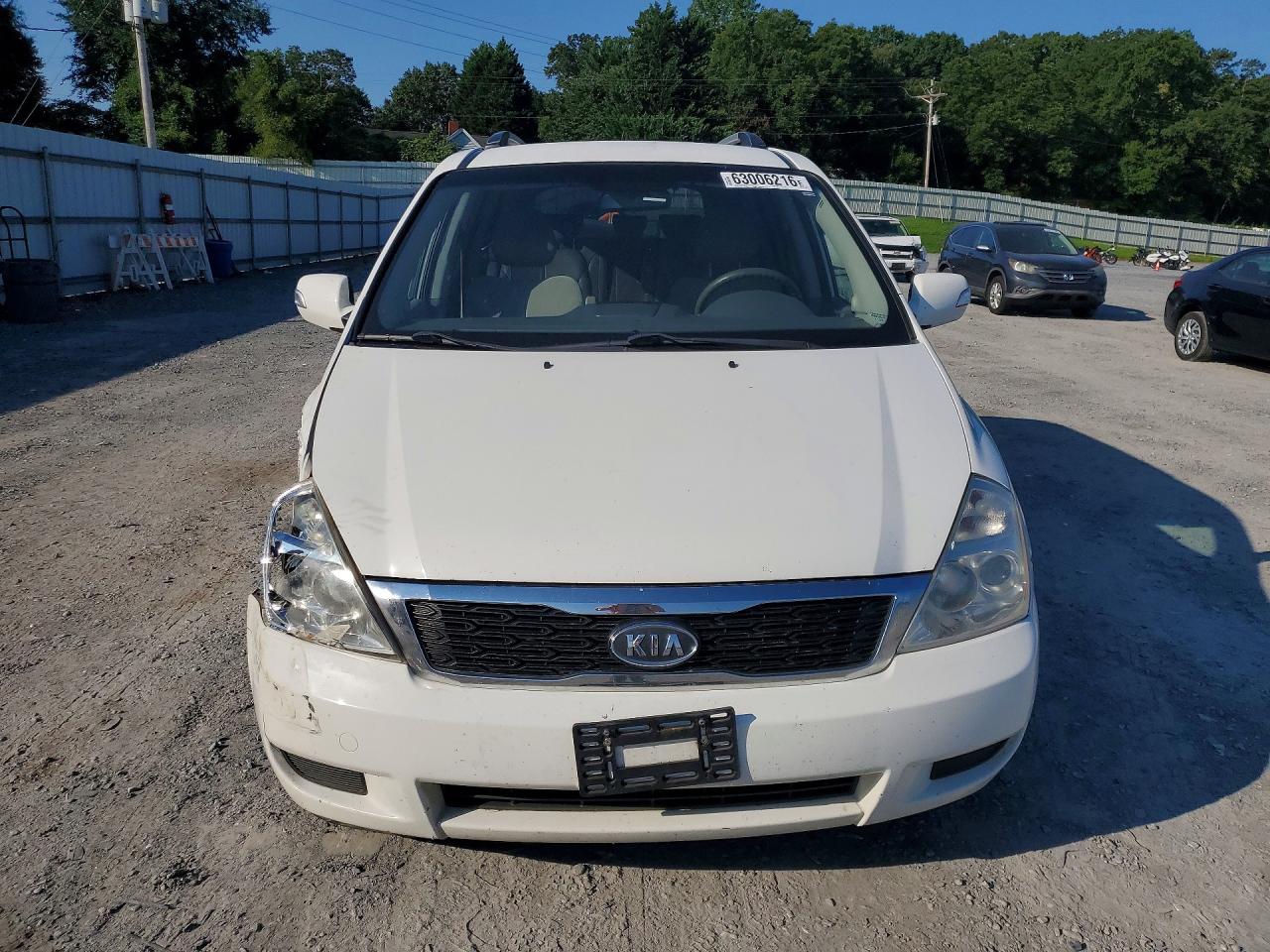 2012 Kia Sedona Lx White vin: KNDMG4C75C6440584