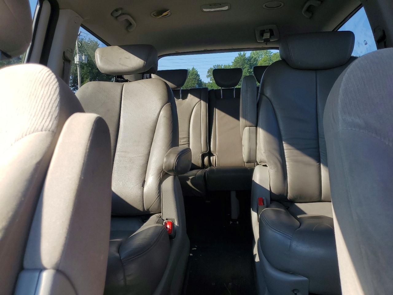 2012 Kia Sedona Lx White vin: KNDMG4C75C6440584