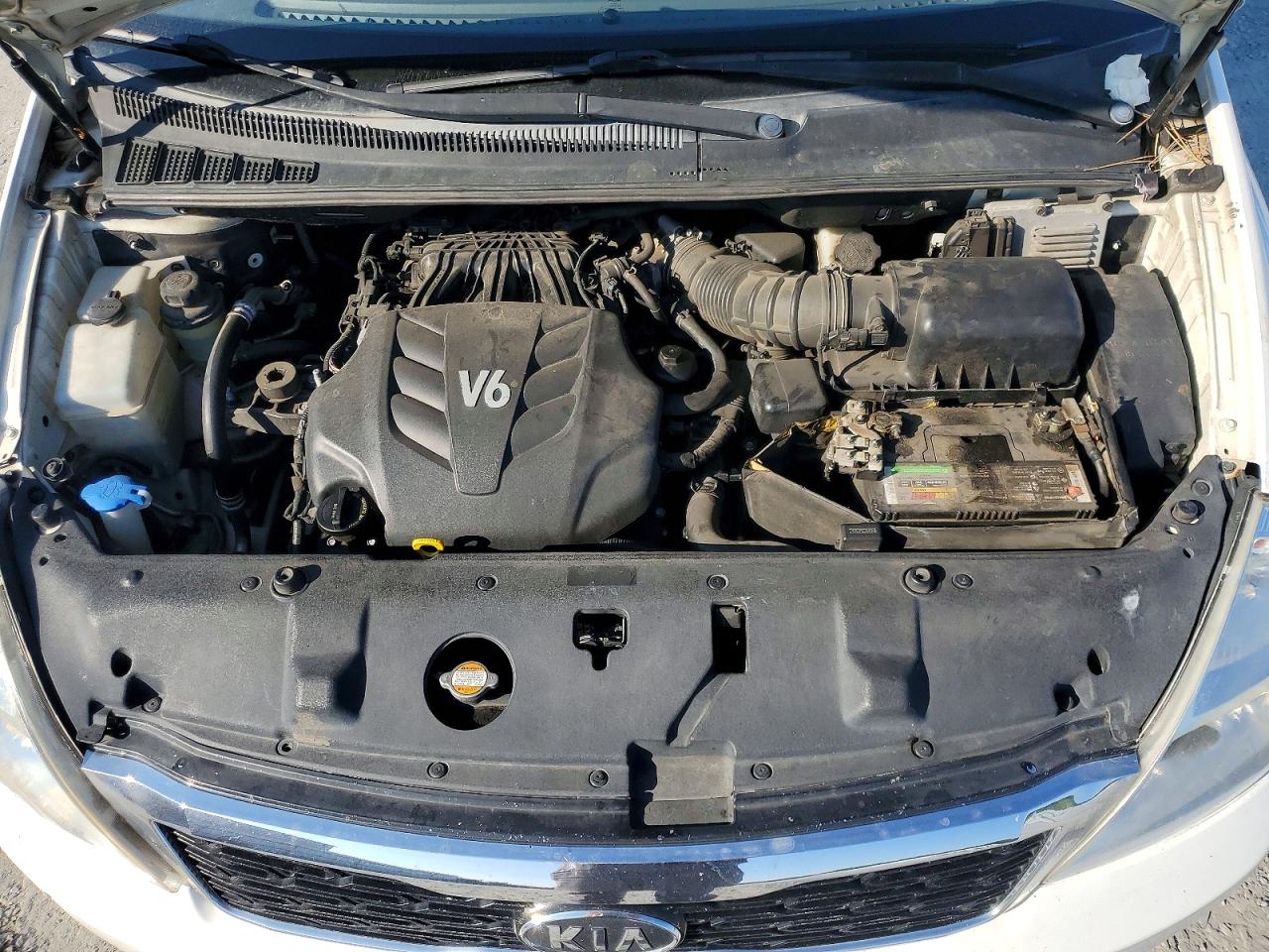 2012 Kia Sedona Lx White vin: KNDMG4C75C6440584