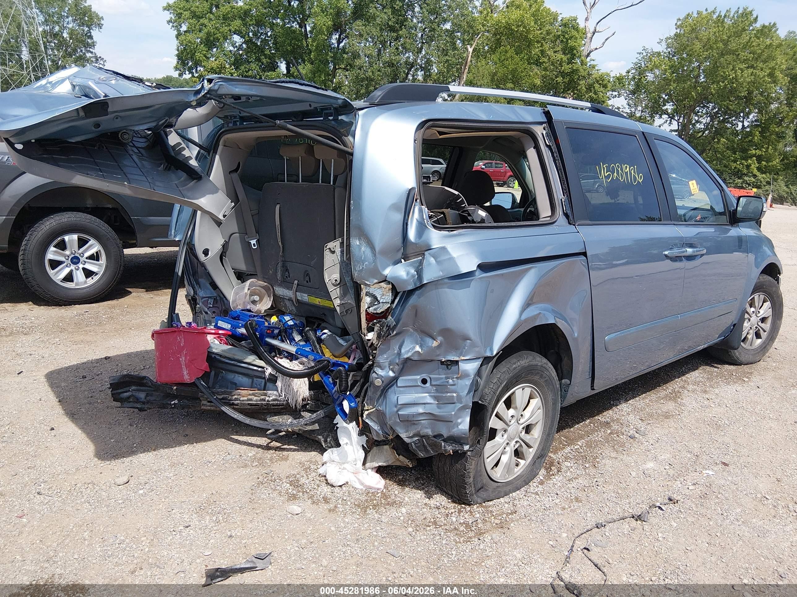 2012 Kia Sedona Lx Light Blue vin: KNDMG4C75C6499733