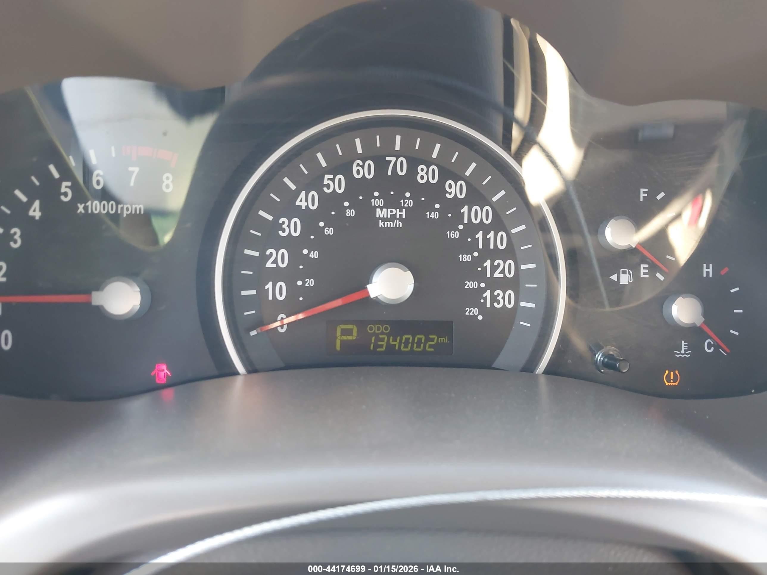 2014 Kia Sedona Lx Silver vin: KNDMG4C75E6543409