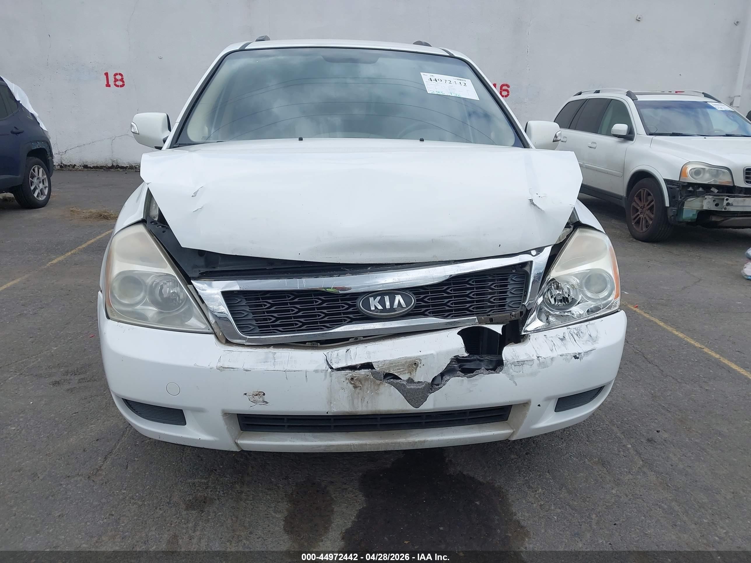 2011 Kia Sedona Lx White vin: KNDMG4C76B6366154