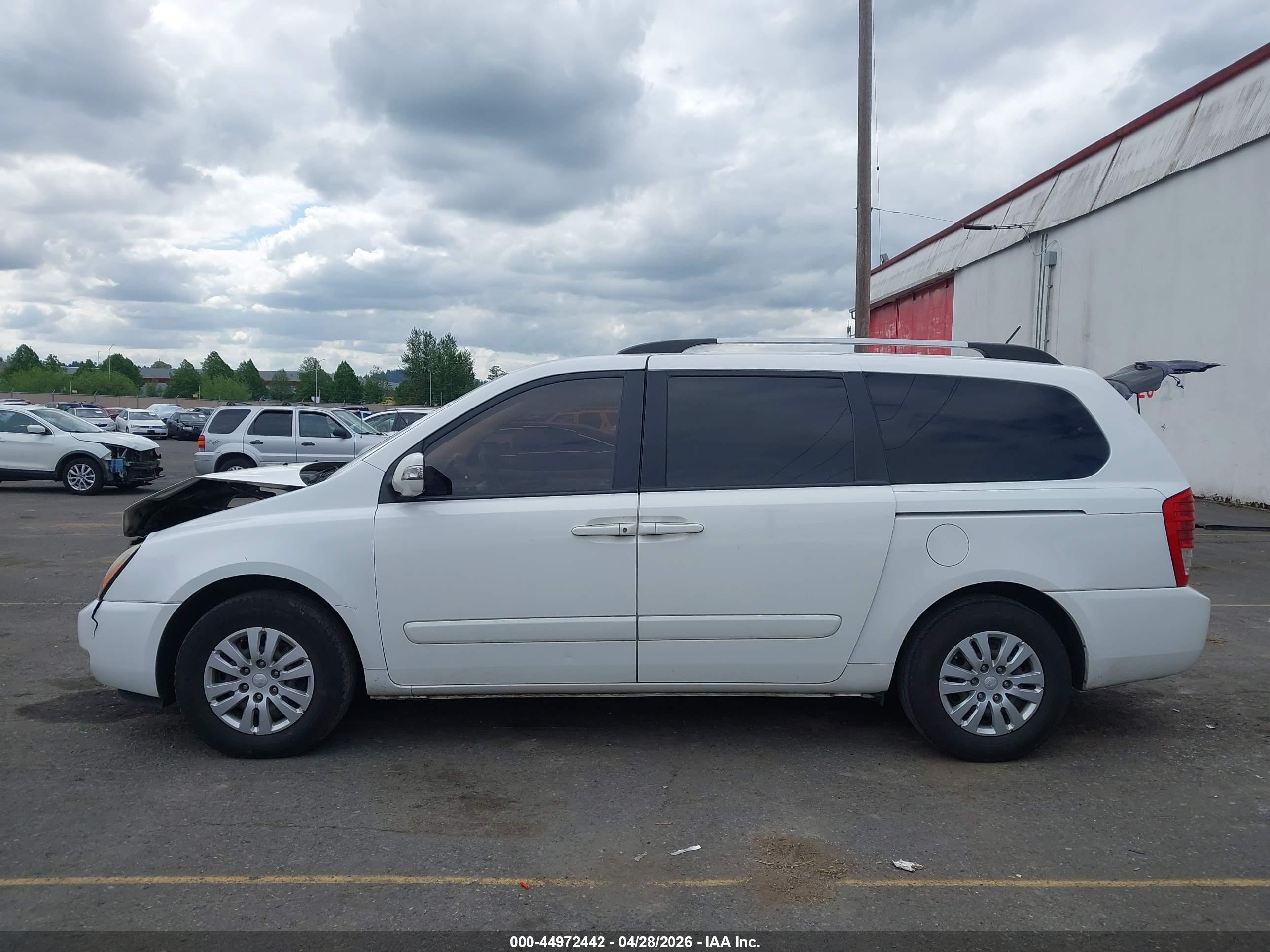 2011 Kia Sedona Lx White vin: KNDMG4C76B6366154
