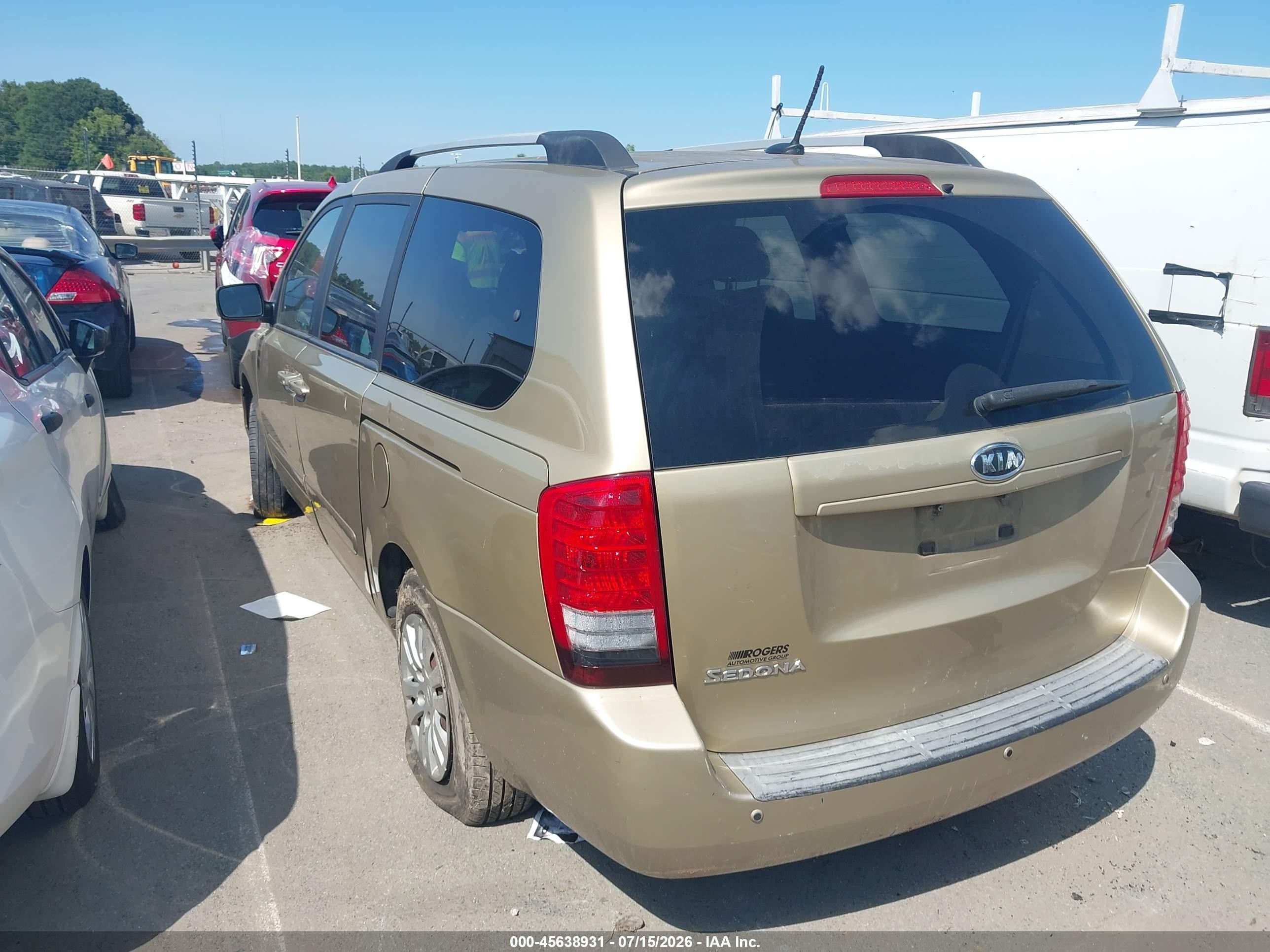 2011 Kia Sedona Lx Золотой vin: KNDMG4C76B6366879