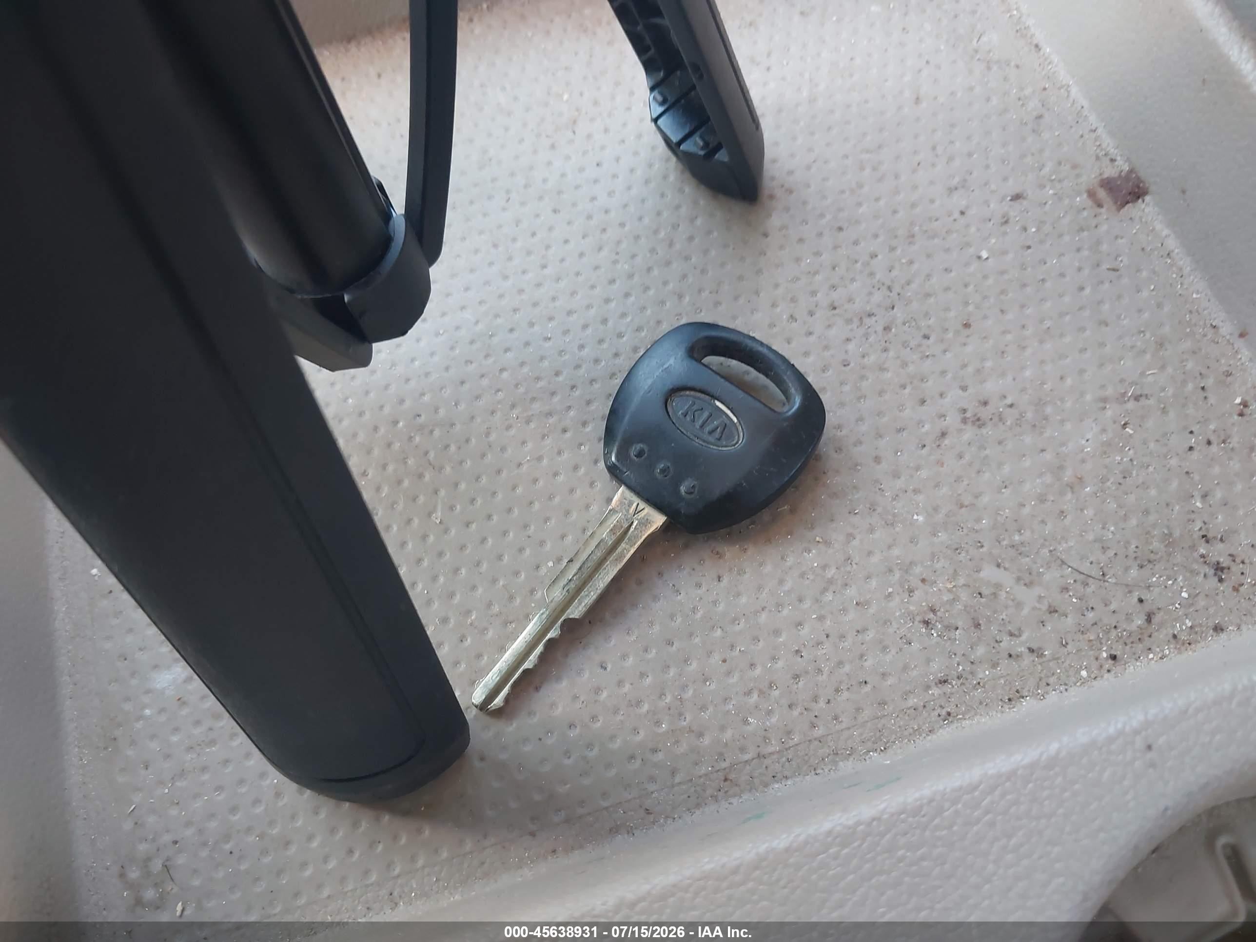 2011 Kia Sedona Lx Золотой vin: KNDMG4C76B6366879