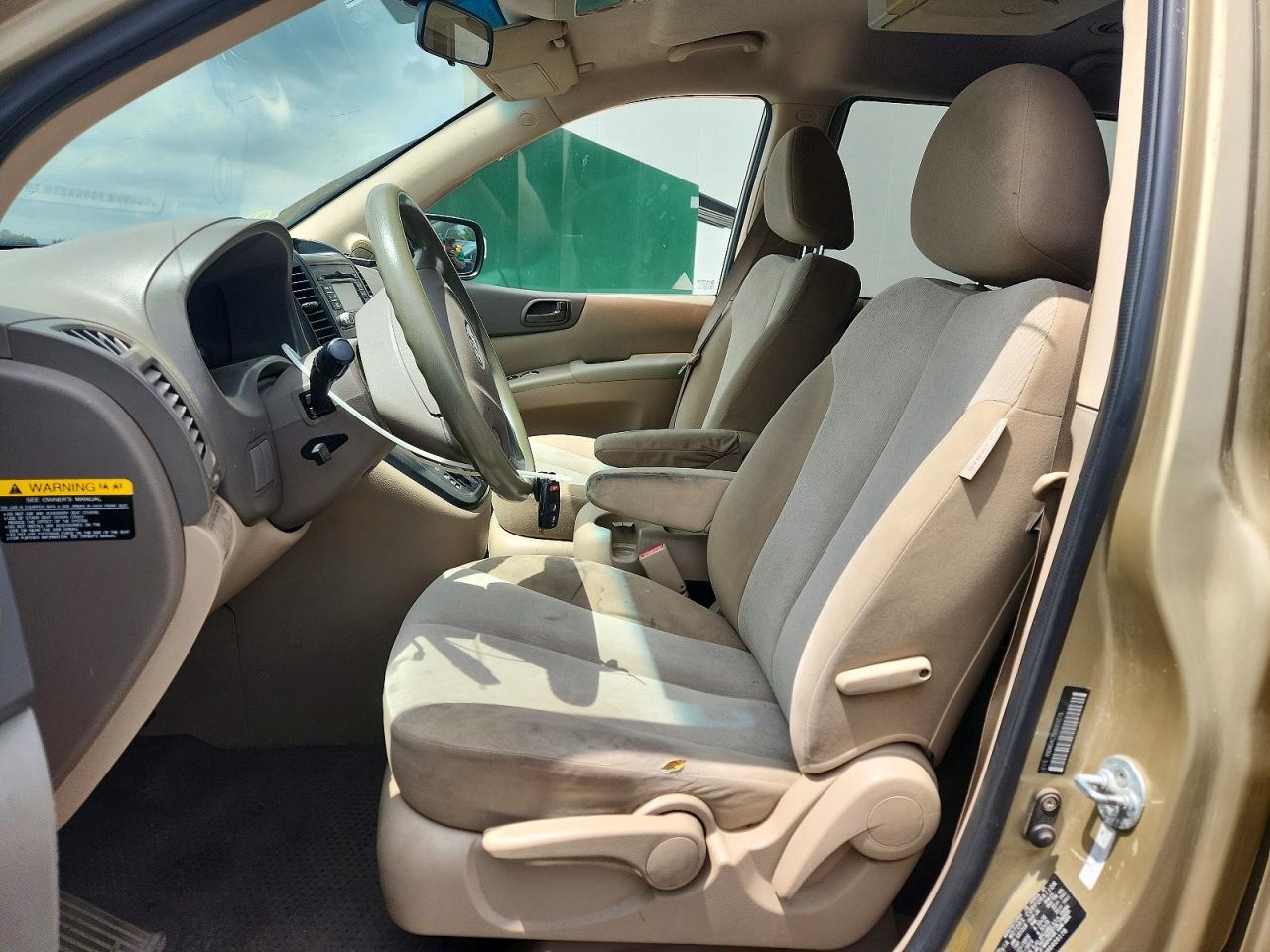 2011 Kia Sedona Lx Tan vin: KNDMG4C76B6409178