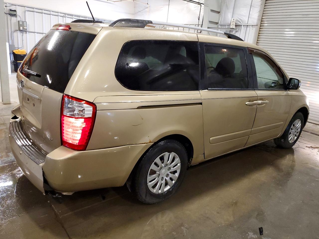 2011 Kia Sedona Lx Tan vin: KNDMG4C76B6409178