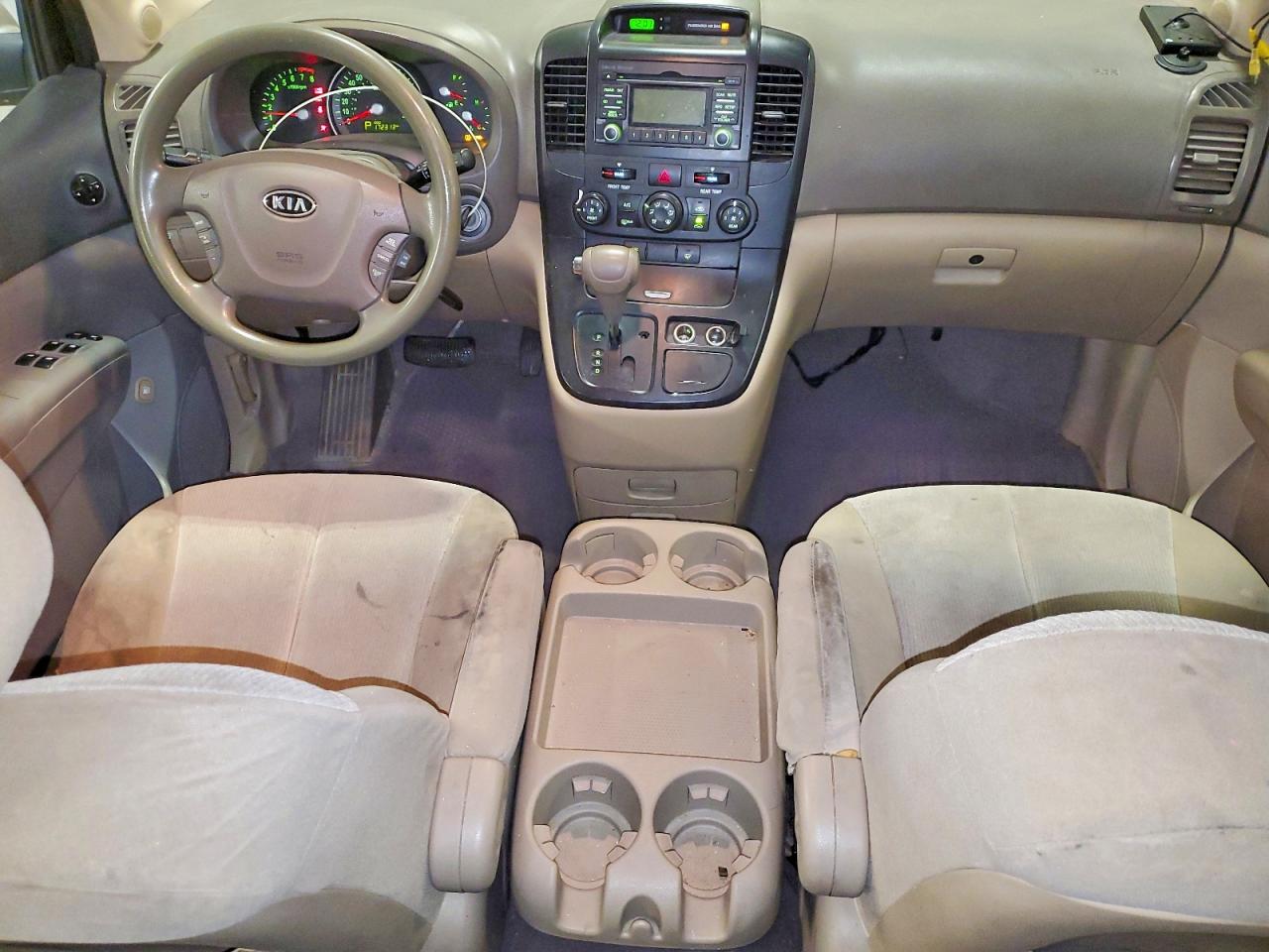2011 Kia Sedona Lx Tan vin: KNDMG4C76B6409178