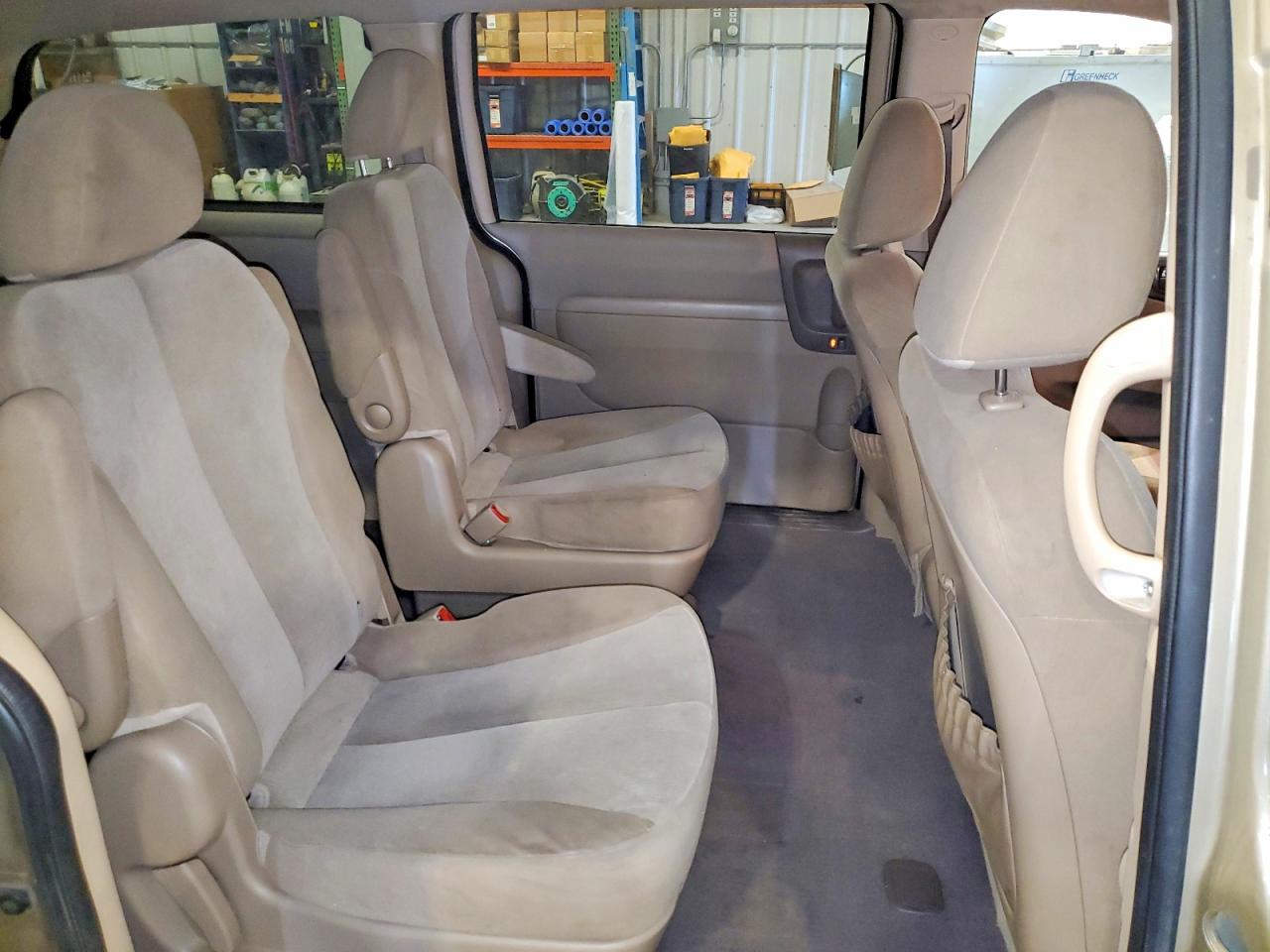 2011 Kia Sedona Lx Tan vin: KNDMG4C76B6409178