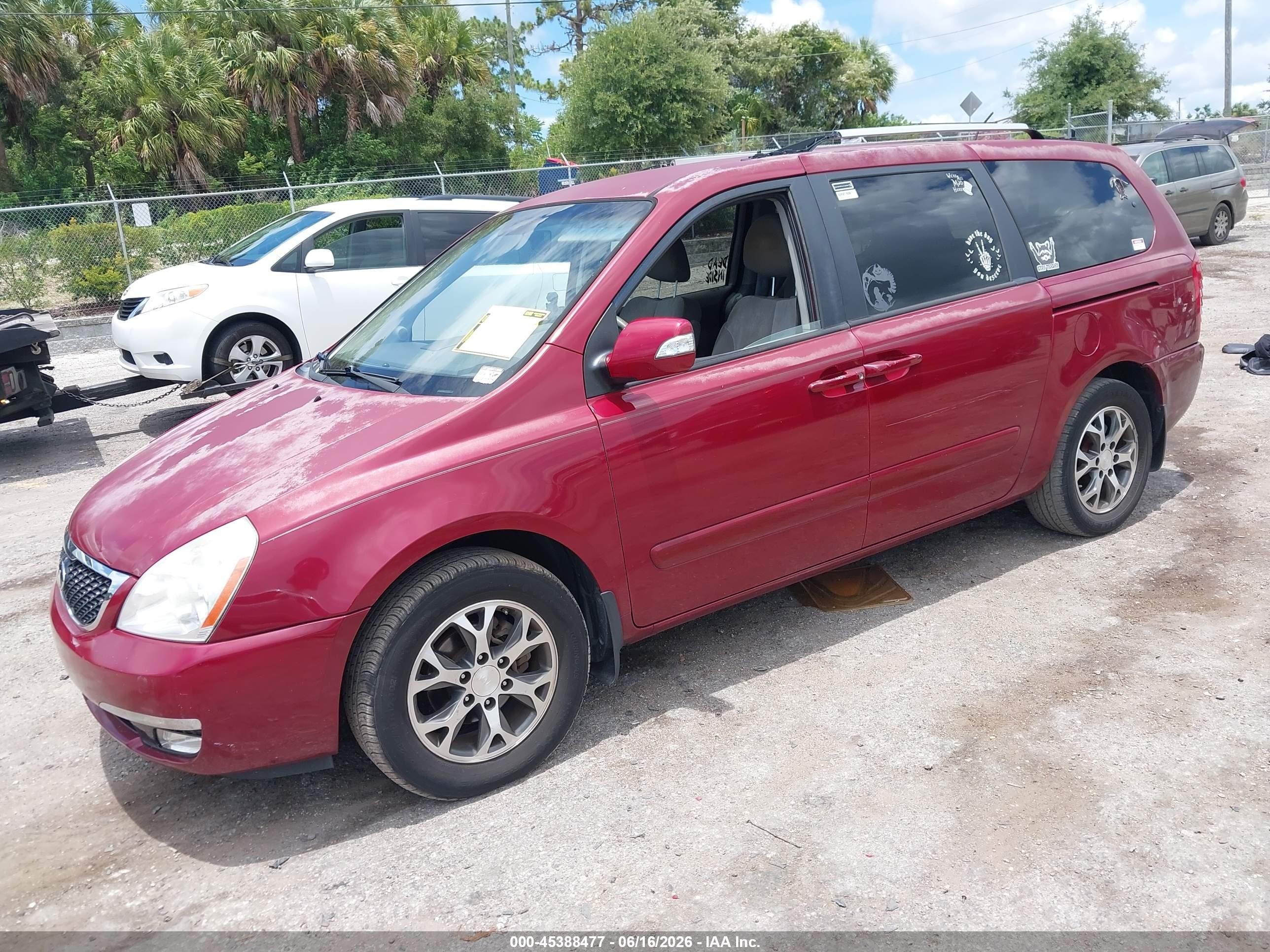 2014 Kia Sedona Lx Red vin: KNDMG4C76E6587497