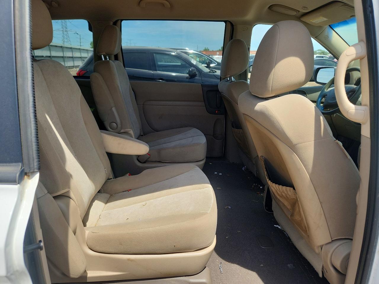 2011 Kia Sedona Lx White vin: KNDMG4C77B6368866