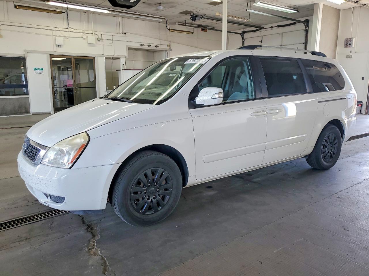 2012 Kia Sedona Lx White vin: KNDMG4C77C6441574