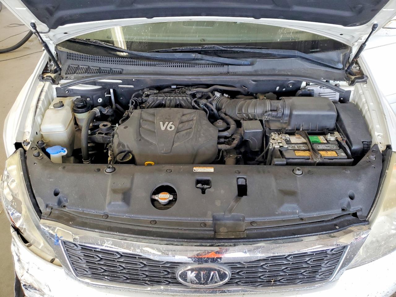 2012 Kia Sedona Lx White vin: KNDMG4C77C6441574