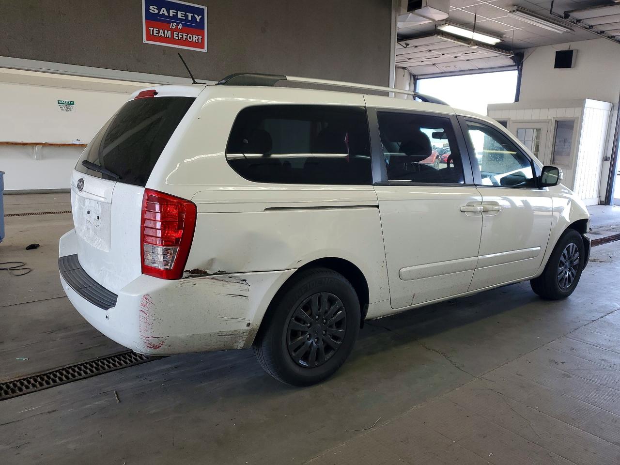 2012 Kia Sedona Lx White vin: KNDMG4C77C6441574