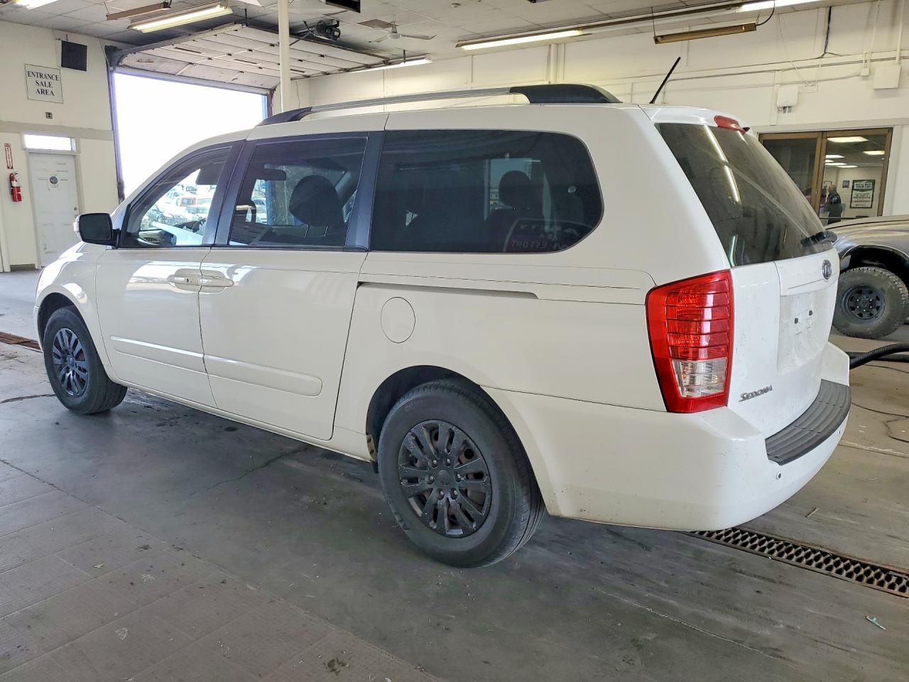 2012 Kia Sedona Lx White vin: KNDMG4C77C6441574
