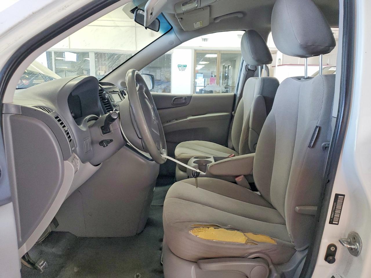 2012 Kia Sedona Lx White vin: KNDMG4C77C6441574