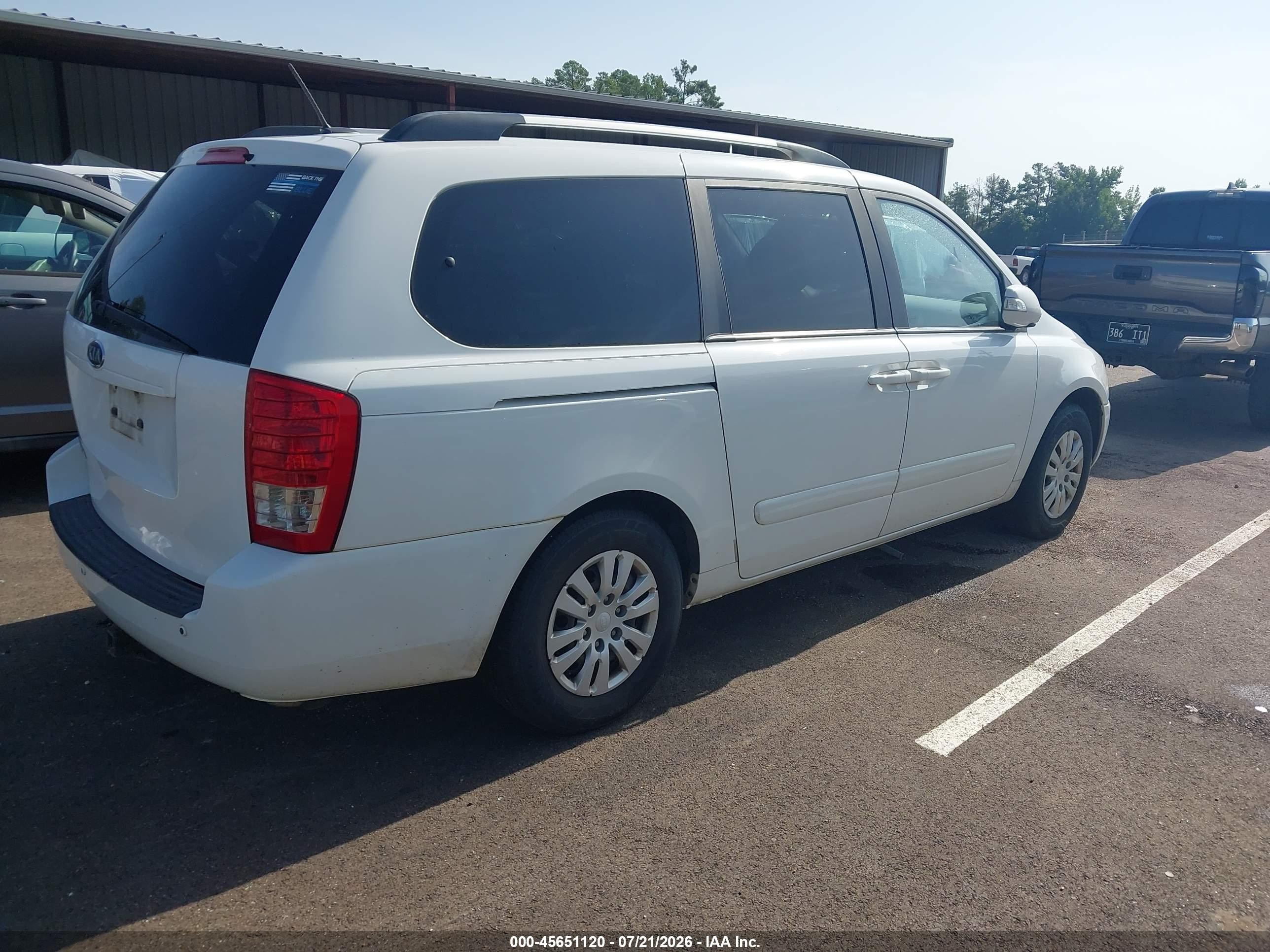 2012 Kia Sedona Lx White vin: KNDMG4C78C6441082
