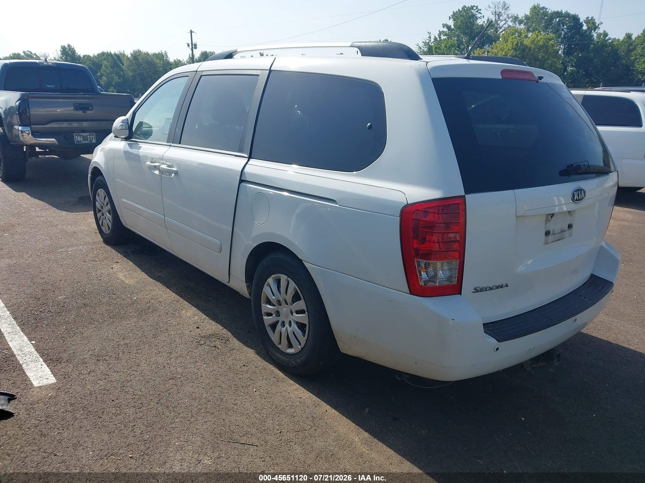 2012 Kia Sedona Lx White vin: KNDMG4C78C6441082