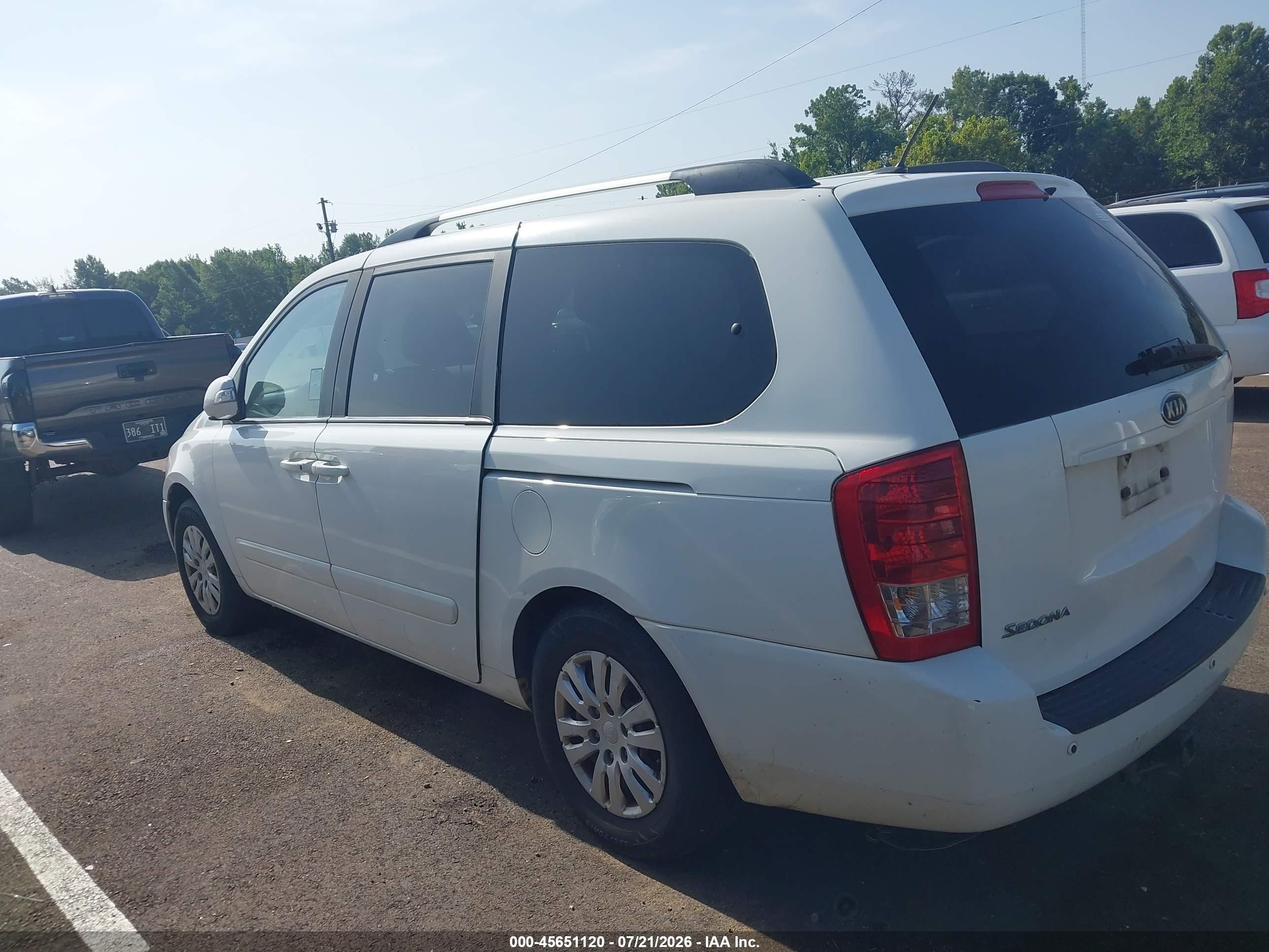 2012 Kia Sedona Lx White vin: KNDMG4C78C6441082