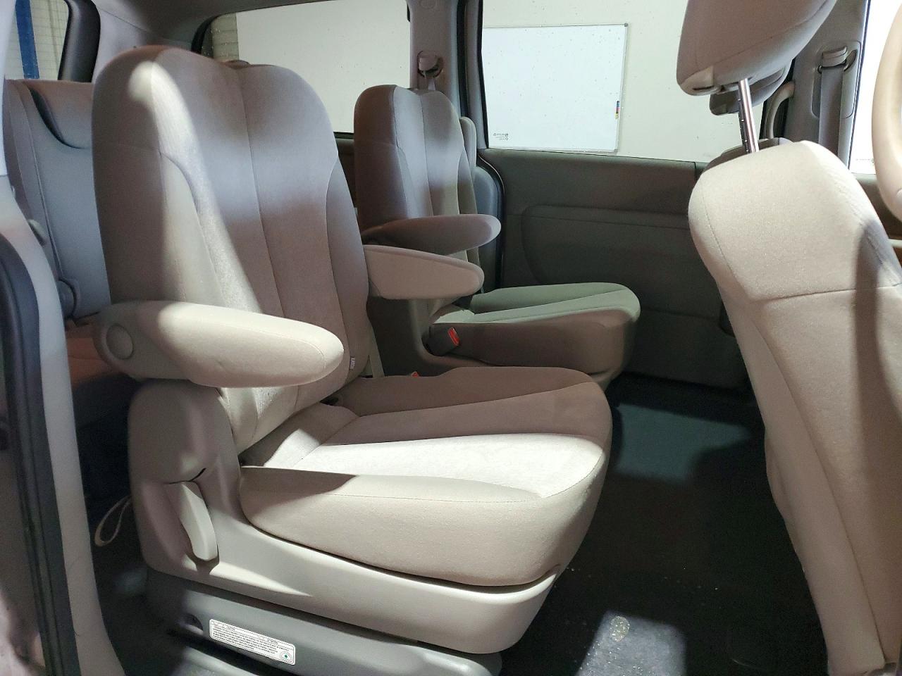 2012 Kia Sedona Lx Gray vin: KNDMG4C78C6446184