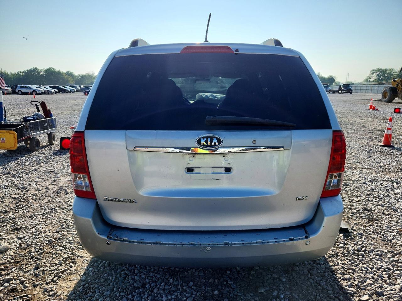 2014 Kia Sedona Lx Silver vin: KNDMG4C78E6538754