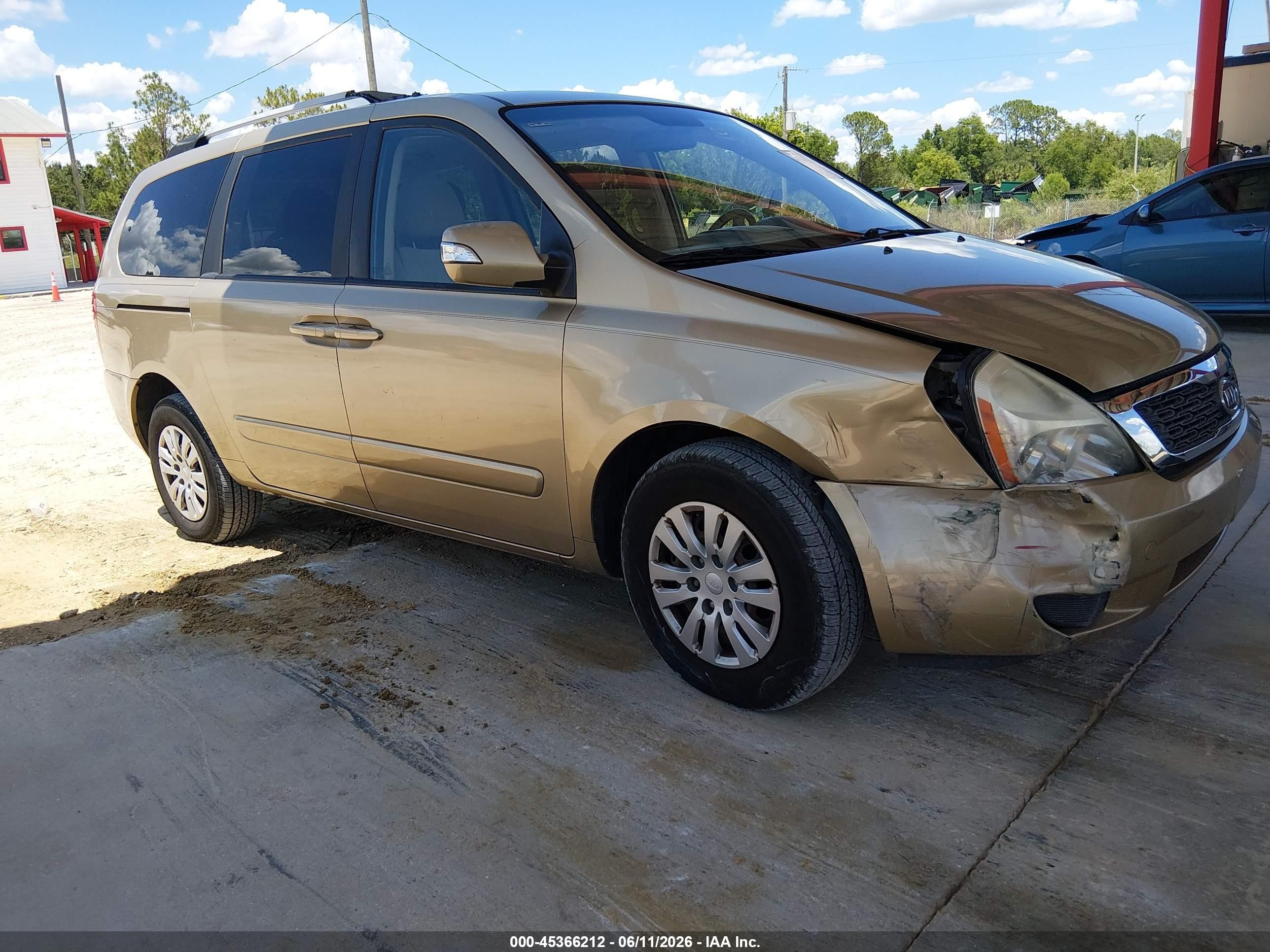 2011 Kia Sedona Lx Champagne vin: KNDMG4C79B6405044
