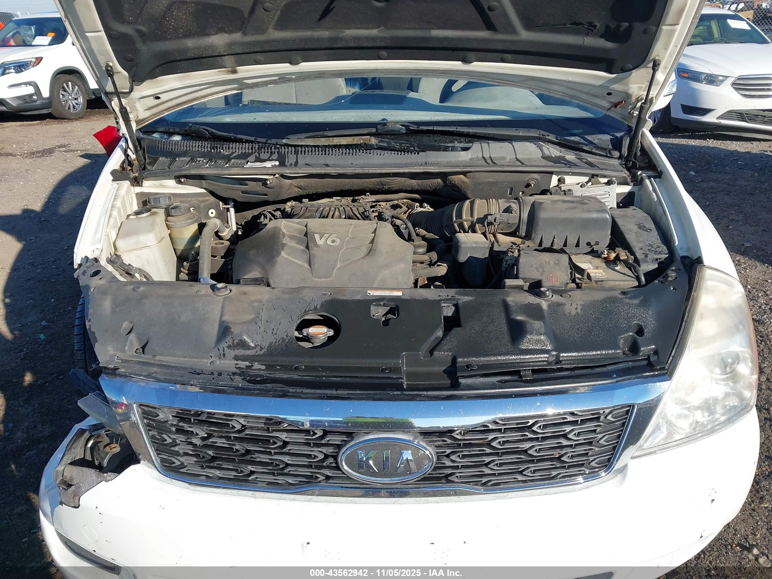 2012 Kia Sedona Lx White vin: KNDMG4C79C6417261