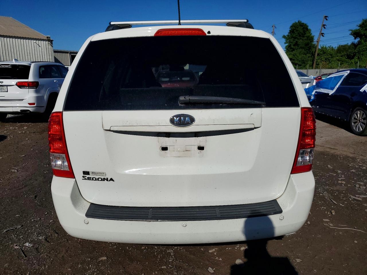 2012 Kia Sedona Lx White vin: KNDMG4C79C6479369