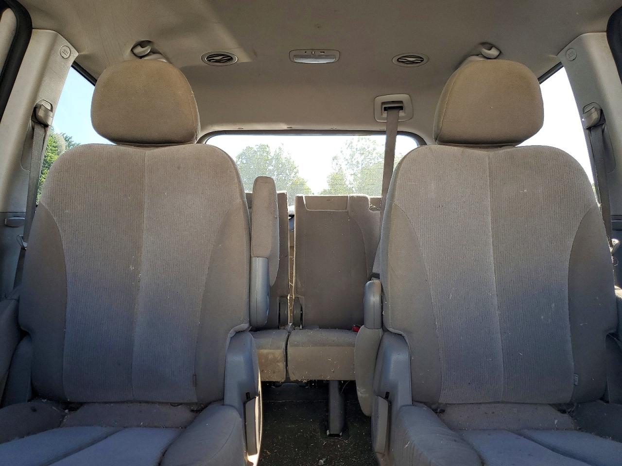 2012 Kia Sedona Lx White vin: KNDMG4C79C6479369