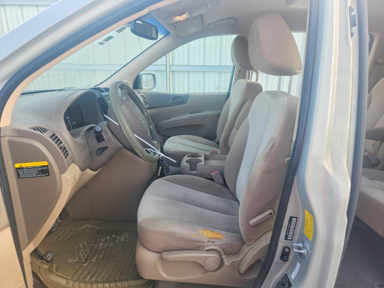 2012 Kia Sedona Lx Silver vin: KNDMG4C79C6495569