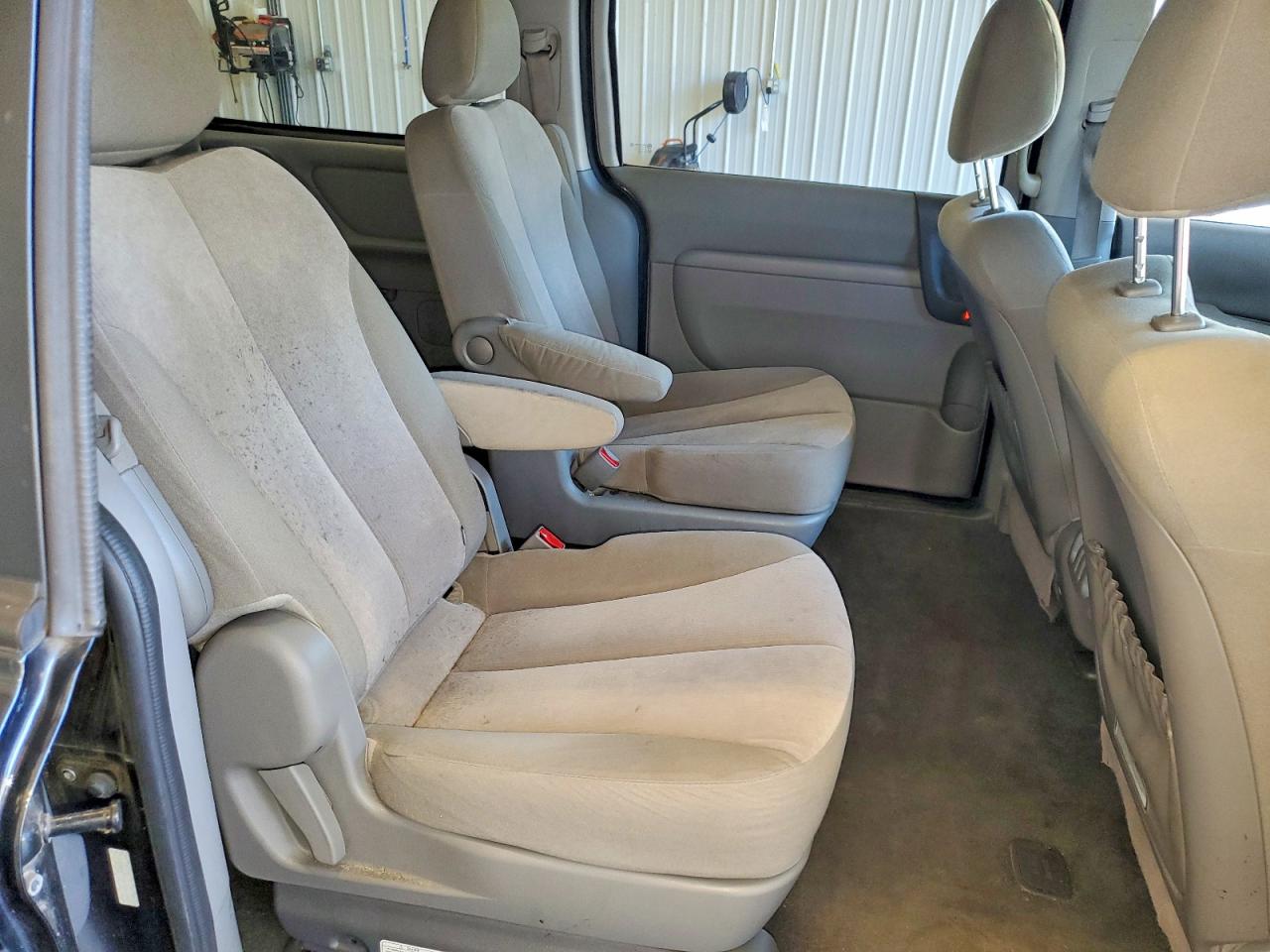 2014 Kia Sedona Lx Black vin: KNDMG4C79E6565459