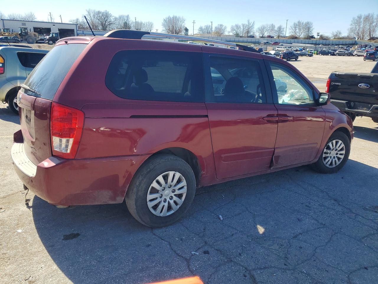 2011 Kia Sedona Lx Red vin: KNDMG4C7XB6364701