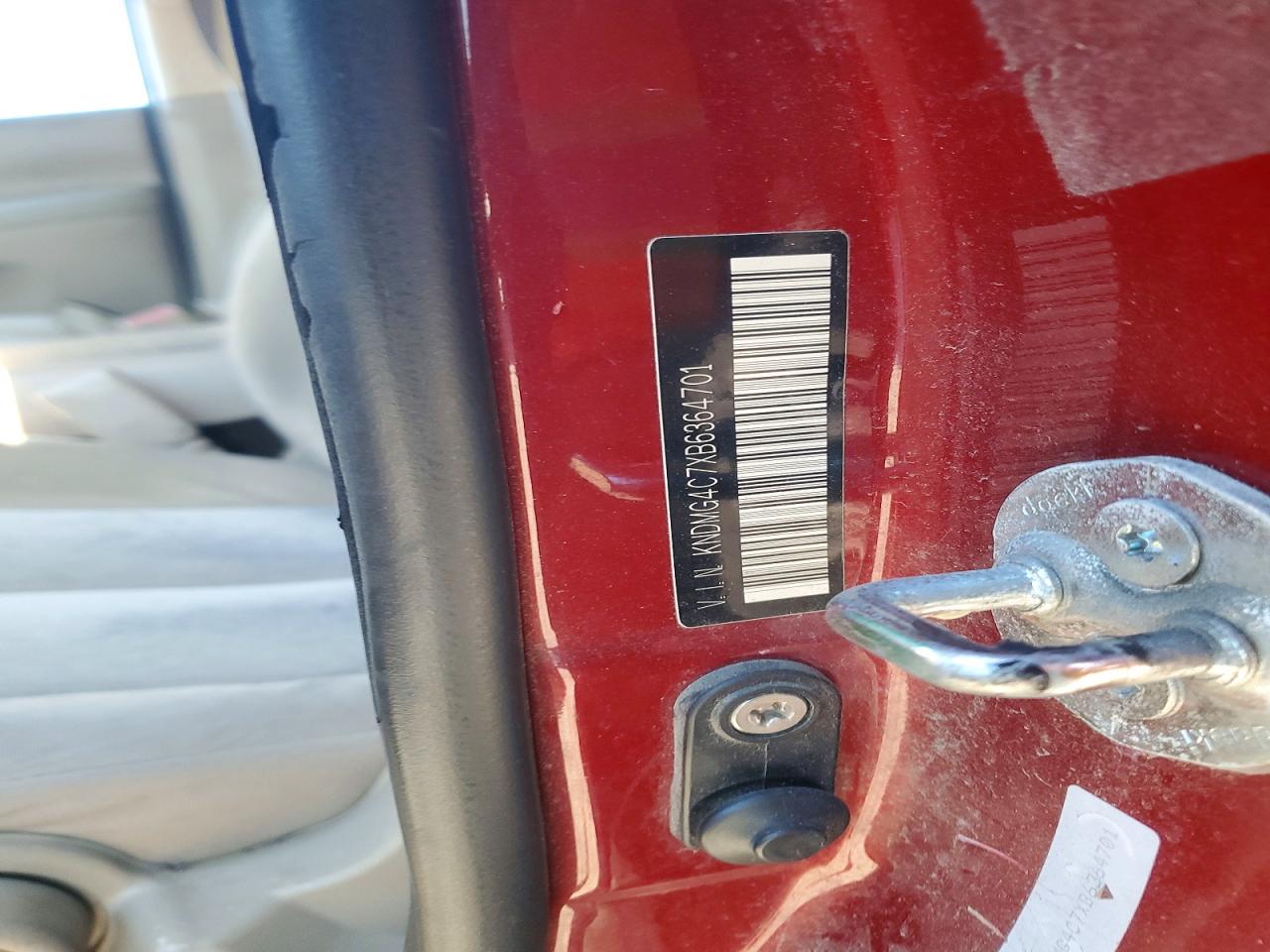 2011 Kia Sedona Lx Red vin: KNDMG4C7XB6364701