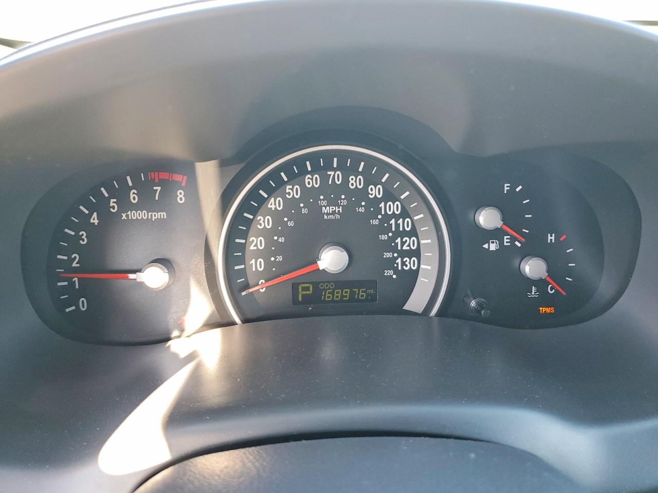 2011 Kia Sedona Lx Серебряный vin: KNDMG4C7XB6375181