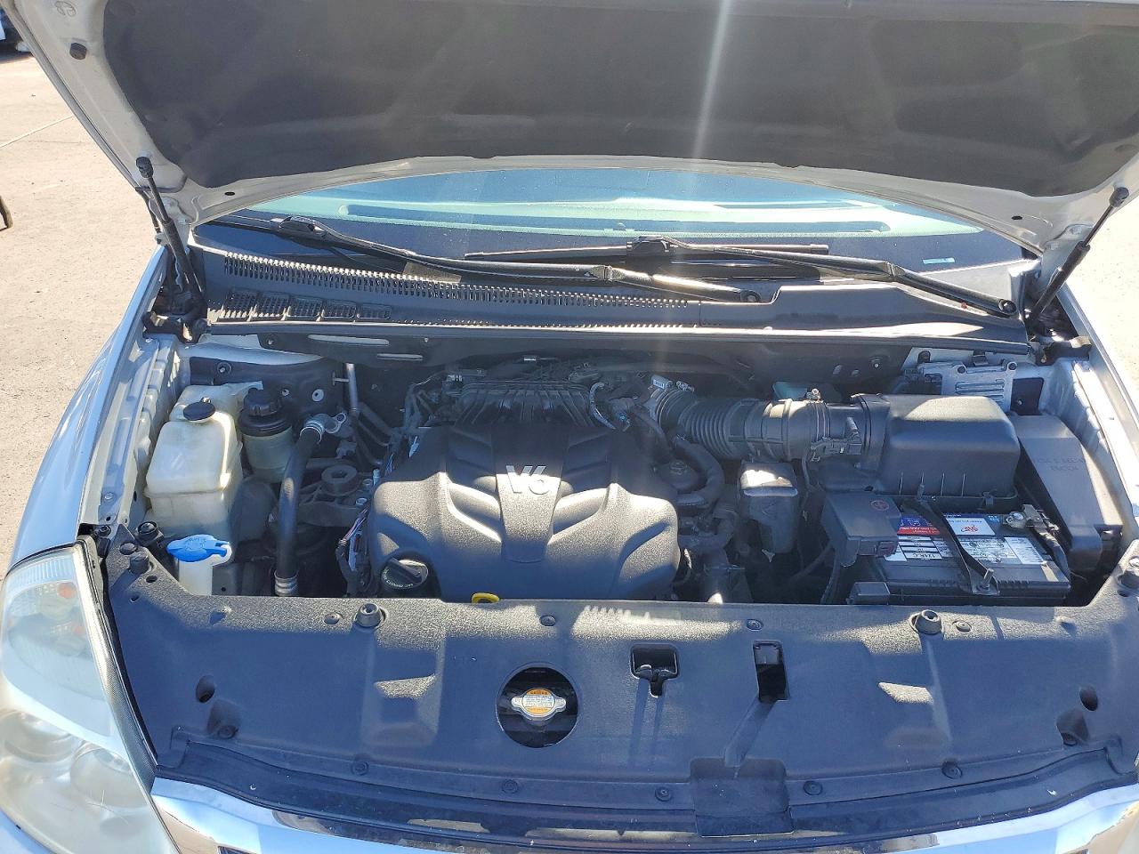 2011 Kia Sedona Lx Серебряный vin: KNDMG4C7XB6375181