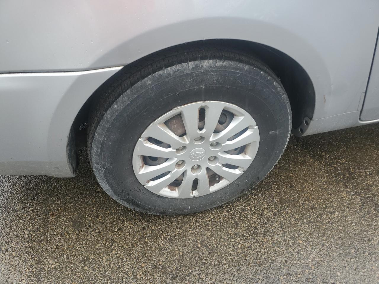 2011 Kia Sedona Lx Silver vin: KNDMG4C7XB6378064 Damage: Right Rear Wheel Cover, Curb Rash, 2 To 3 Inches