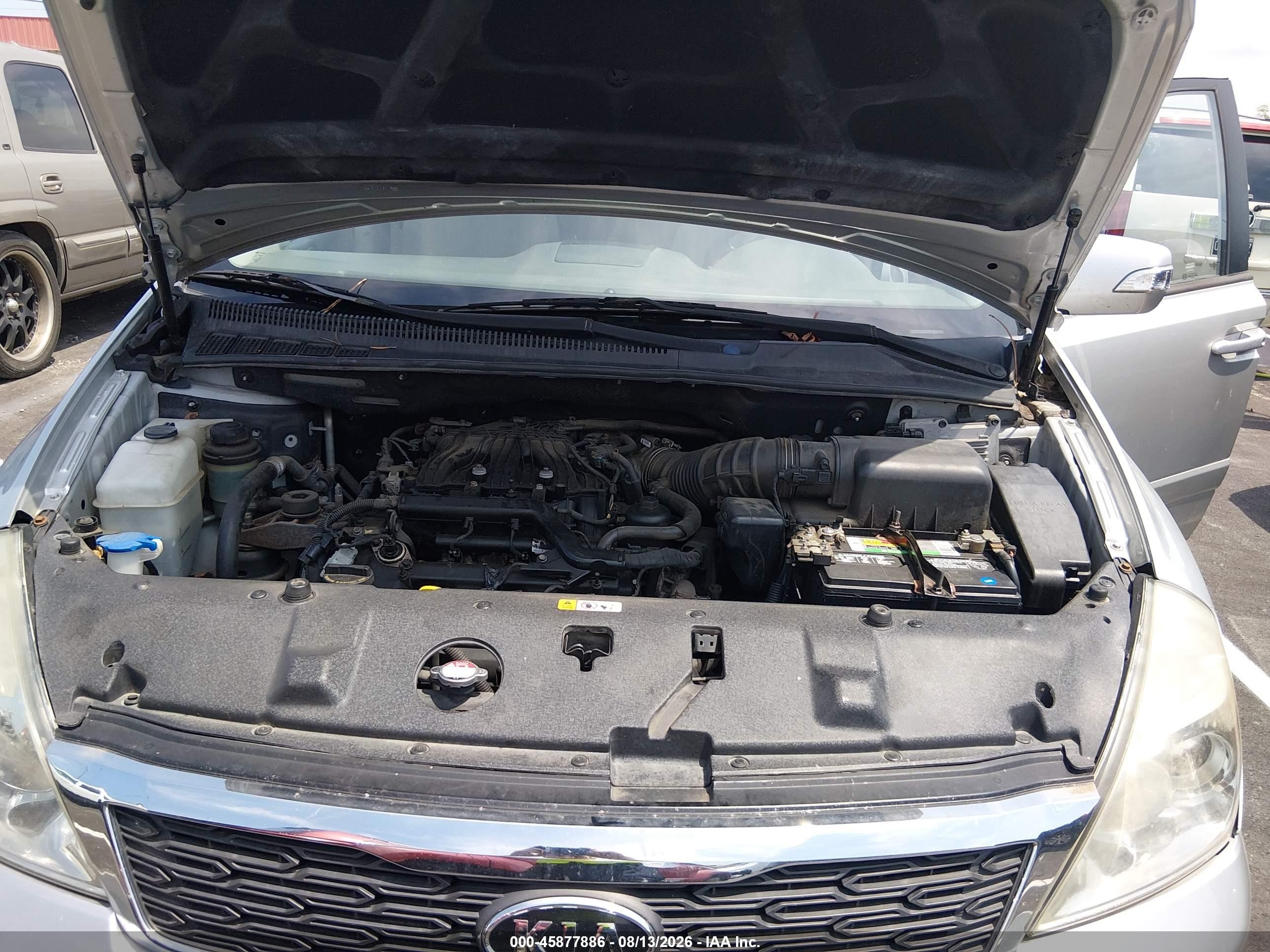 2012 Kia Sedona Lx Silver vin: KNDMG4C7XC6474665