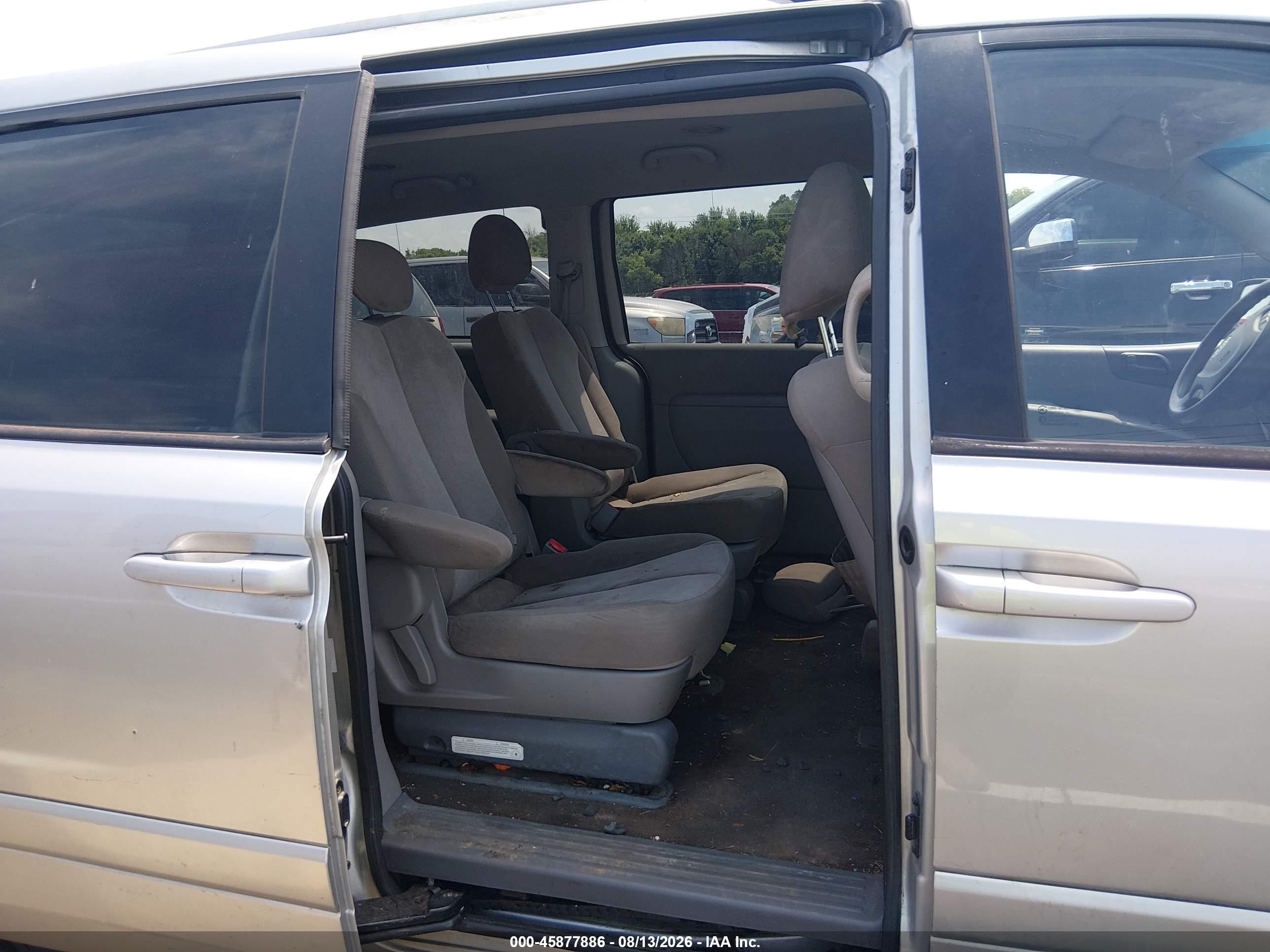 2012 Kia Sedona Lx Silver vin: KNDMG4C7XC6474665
