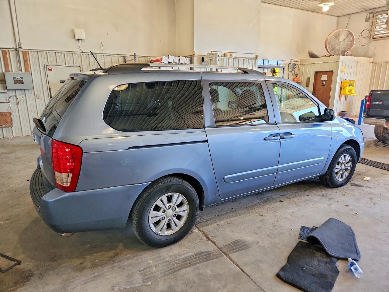 2012 Kia Sedona Lx Blue vin: KNDMG4C7XC6492437