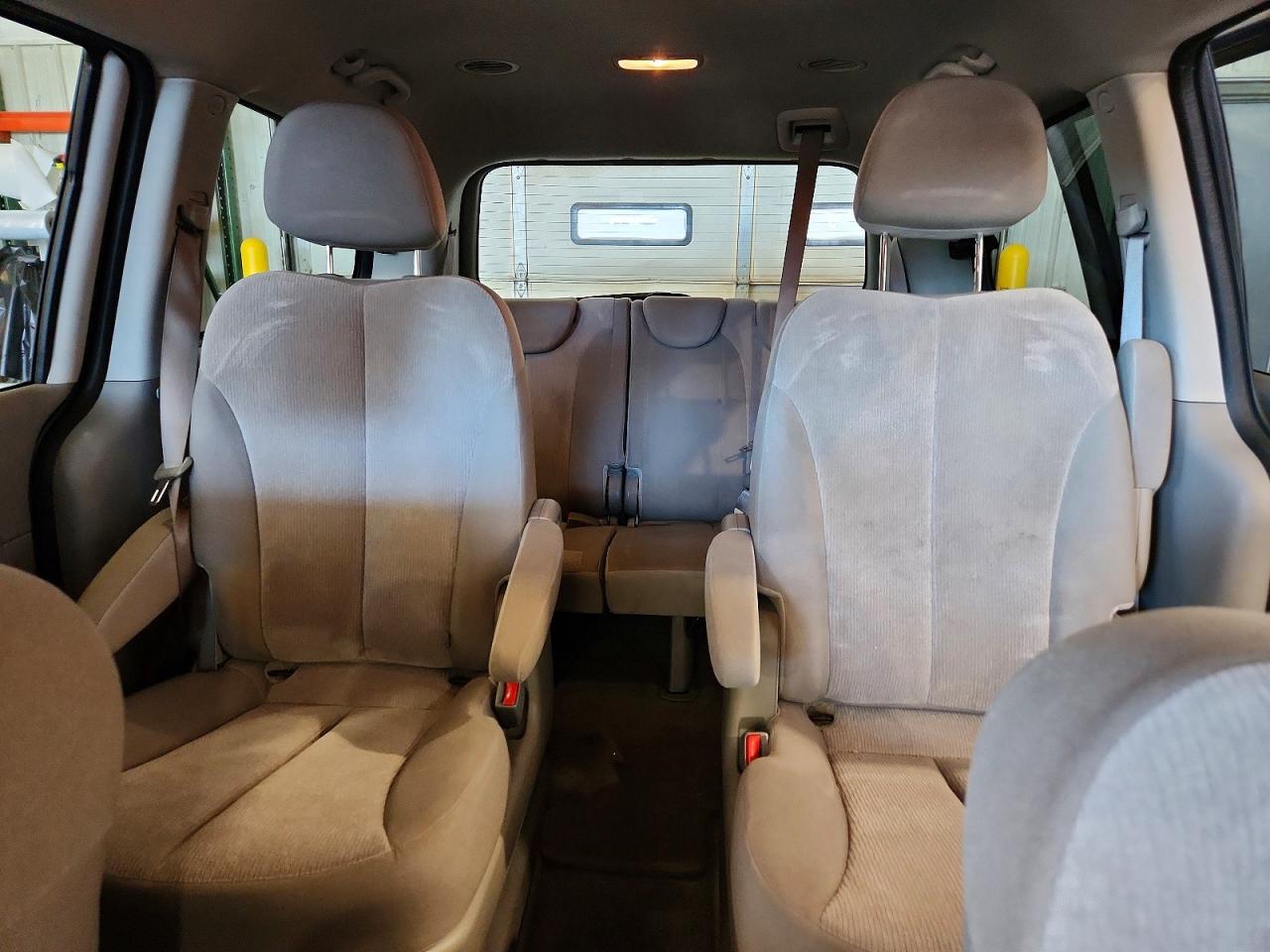 2012 Kia Sedona Lx Blue vin: KNDMG4C7XC6492437