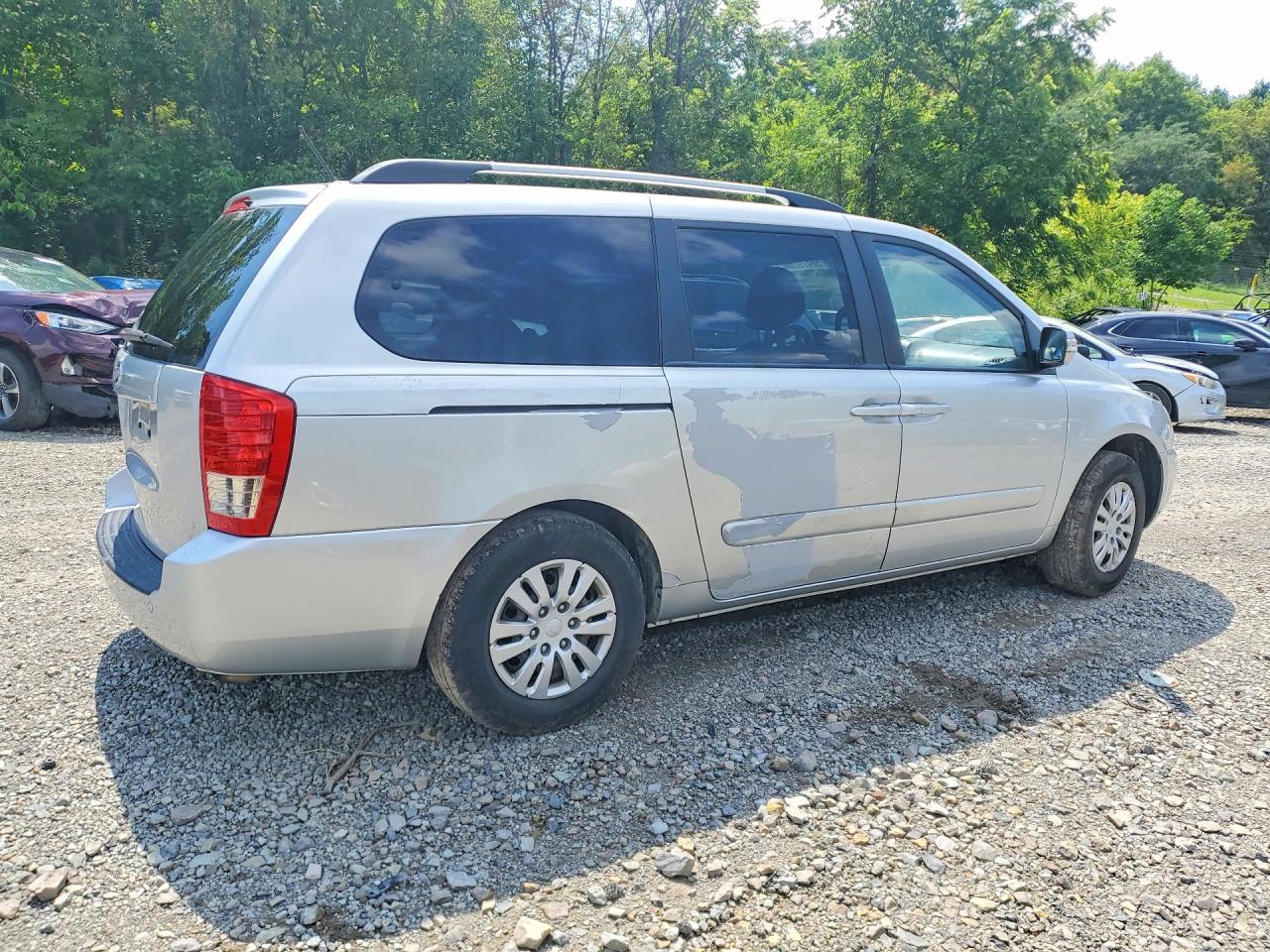 2012 Kia Sedona Lx Two Tone vin: KNDMG4C7XC6502545